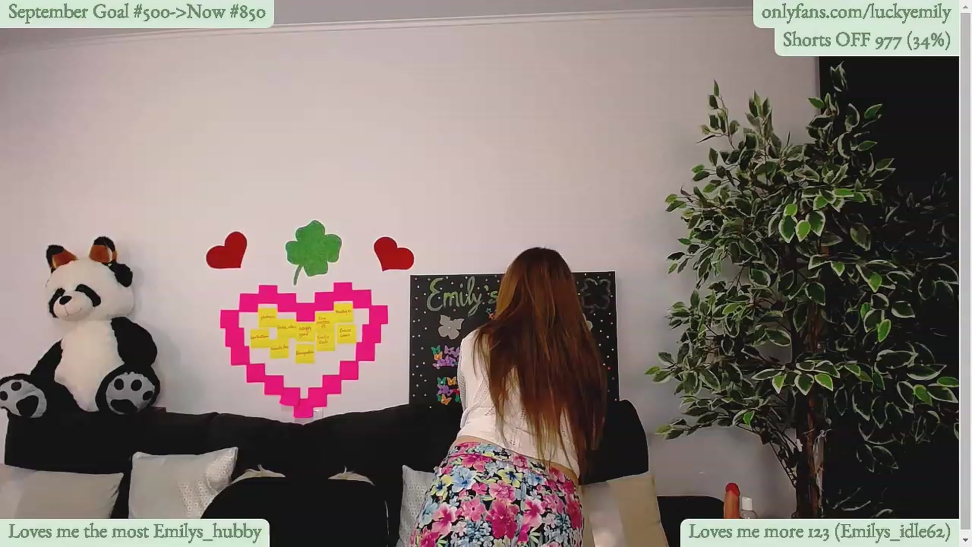 Gallery image thumbnail from Lucky_Emily's myfreecams stream on, 09/18/2023, 08:38 image 6 of 20