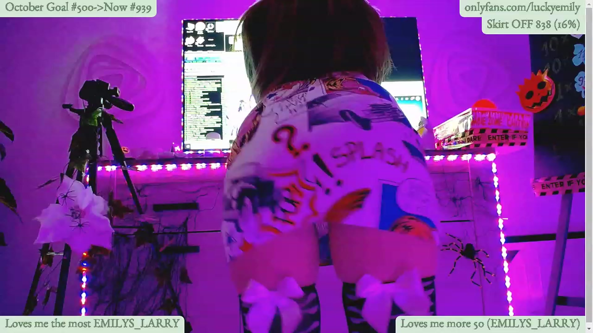 Gallery image thumbnail from Lucky_Emily's myfreecams stream on, 10/13/2023, 08:24 image 5 of 20