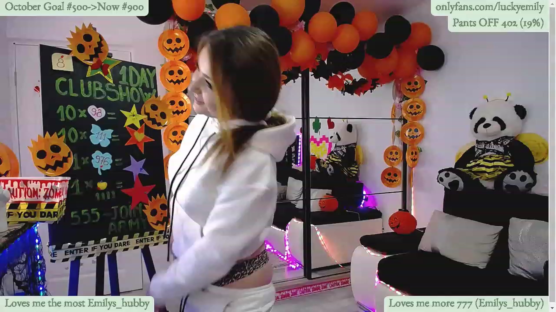 Gallery image thumbnail from Lucky_Emily's myfreecams stream on, 10/19/2023, 08:14 image 20 of 20