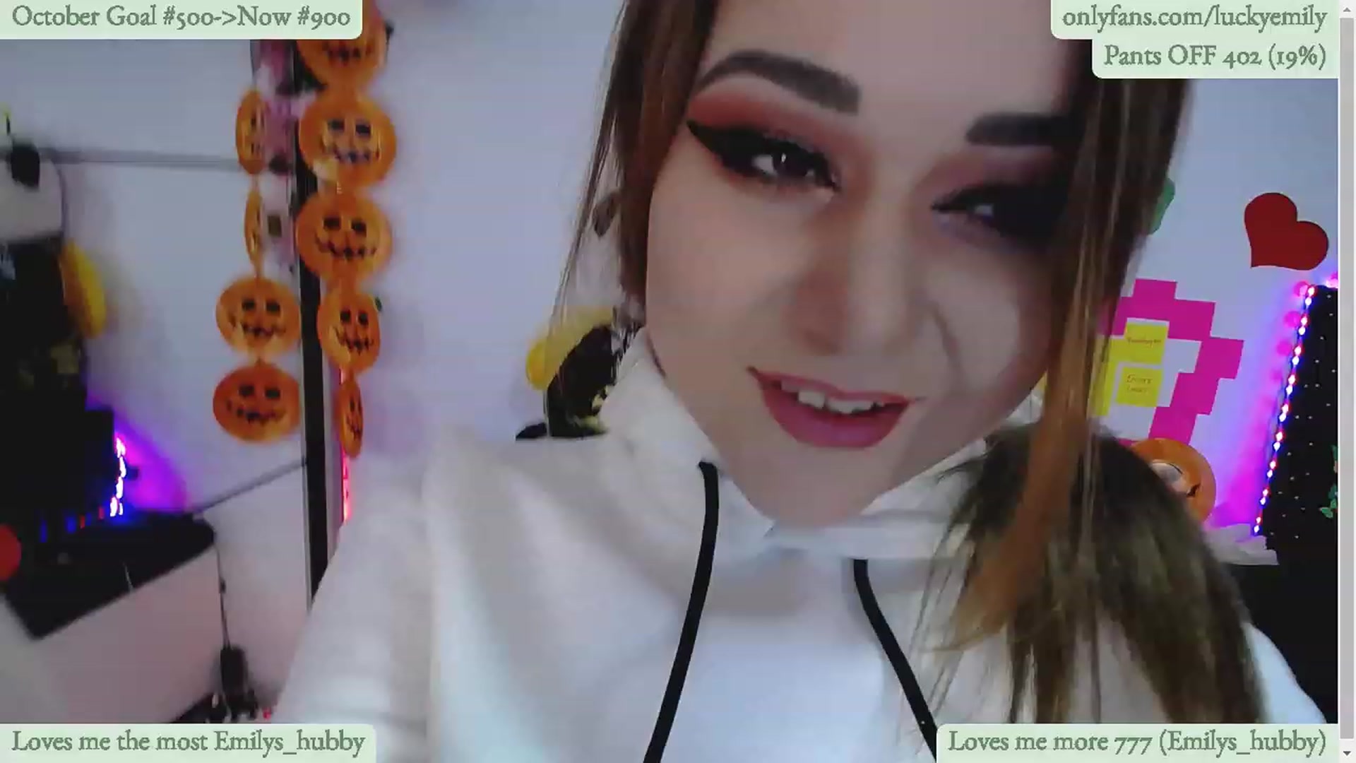 Gallery image thumbnail from Lucky_Emily's myfreecams stream on, 10/19/2023, 08:14 image 19 of 20