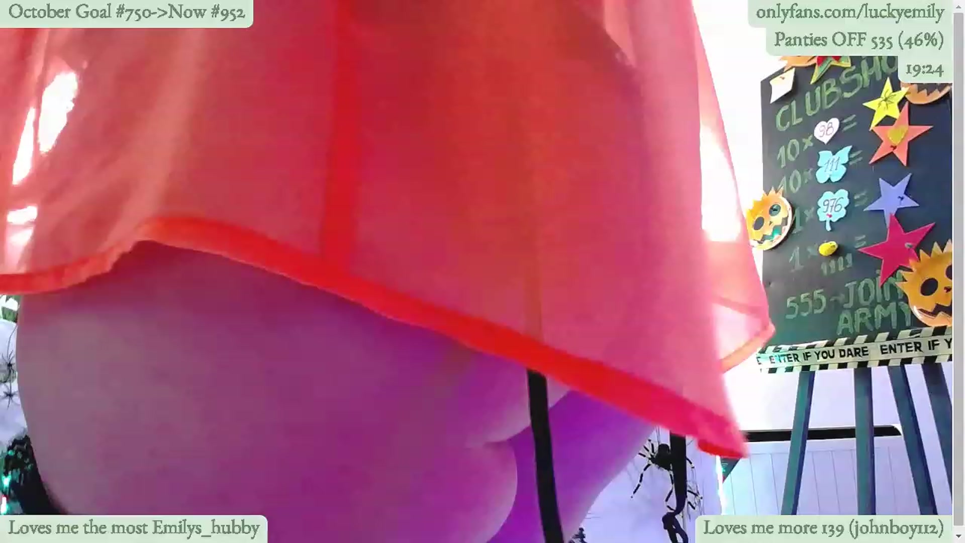 Gallery image thumbnail from Lucky_Emily's myfreecams stream on, 10/24/2023, 09:39 image 10 of 20