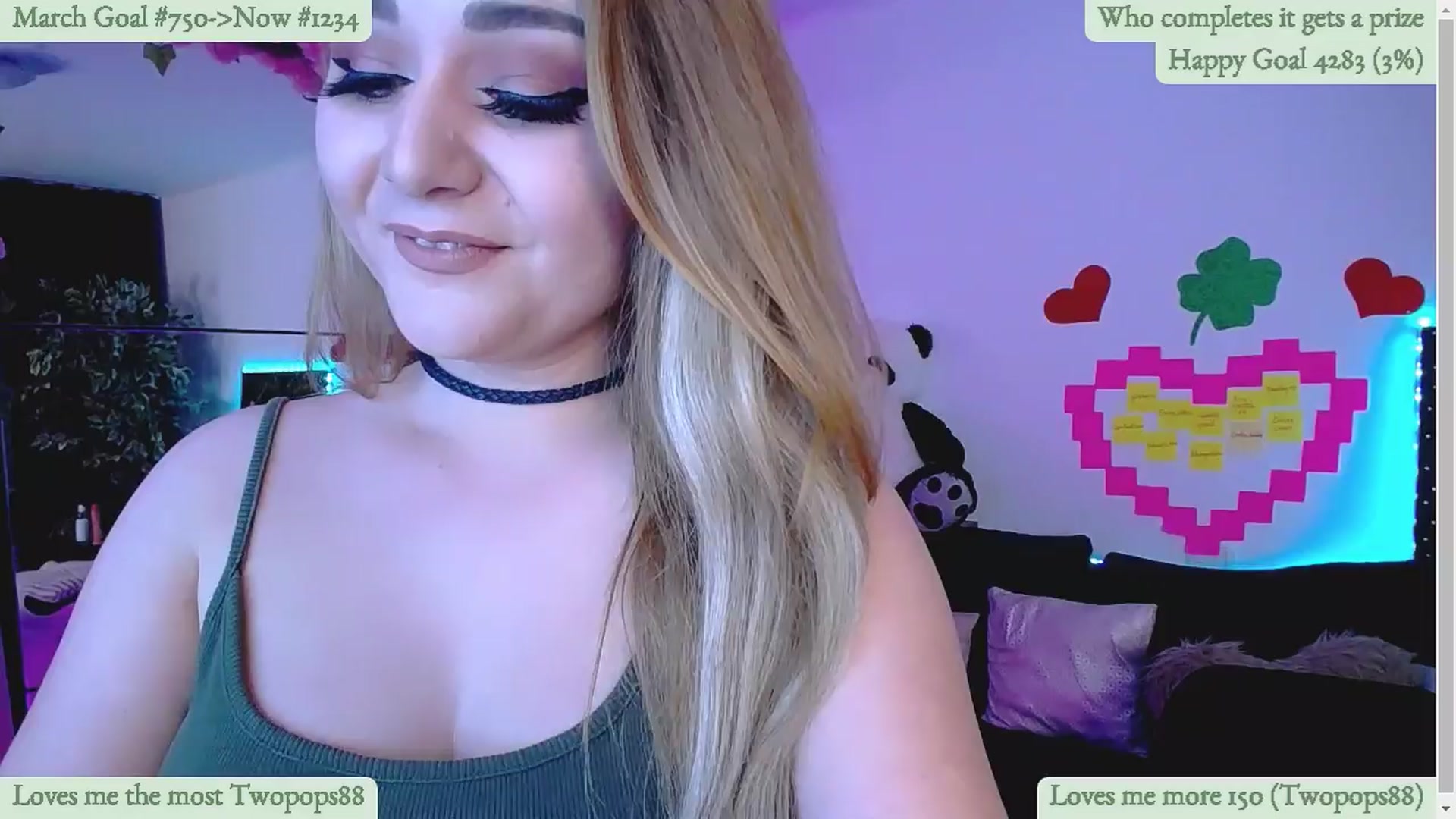 Gallery image thumbnail from Lucky_Emily's myfreecams stream on, 03/27/2024, 08:45 image 12 of 20