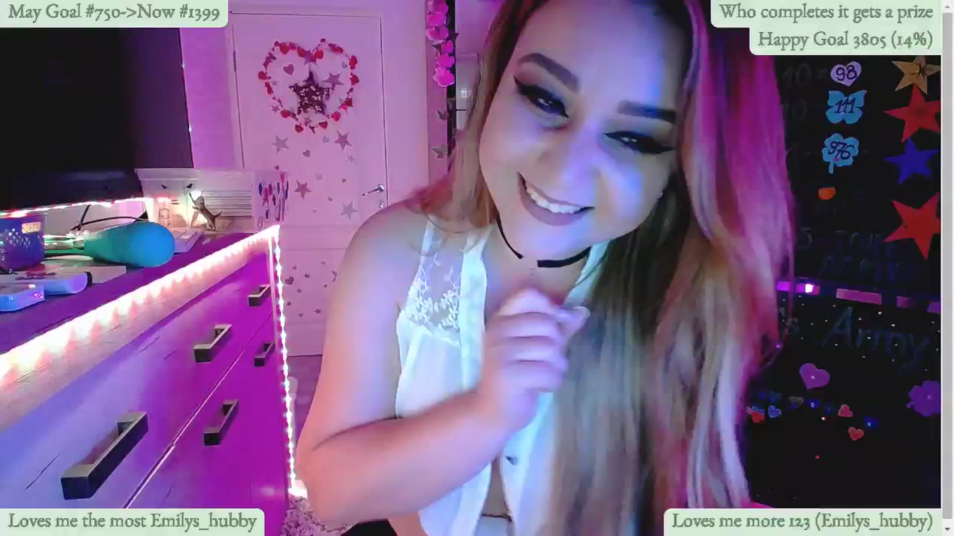Gallery image thumbnail from Lucky_Emily's myfreecams stream on, 05/07/2024, 08:39 image 17 of 20