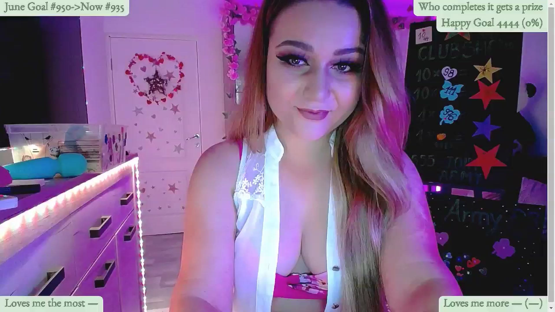Gallery image thumbnail from Lucky_Emily's myfreecams stream on, 06/21/2024, 08:36 image 2 of 20