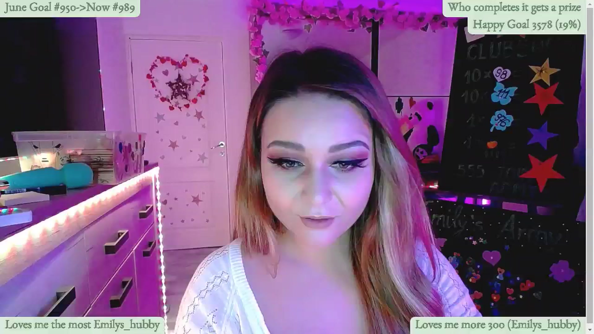 Gallery image thumbnail from Lucky_Emily's myfreecams stream on, 06/26/2024, 08:29 image 9 of 20