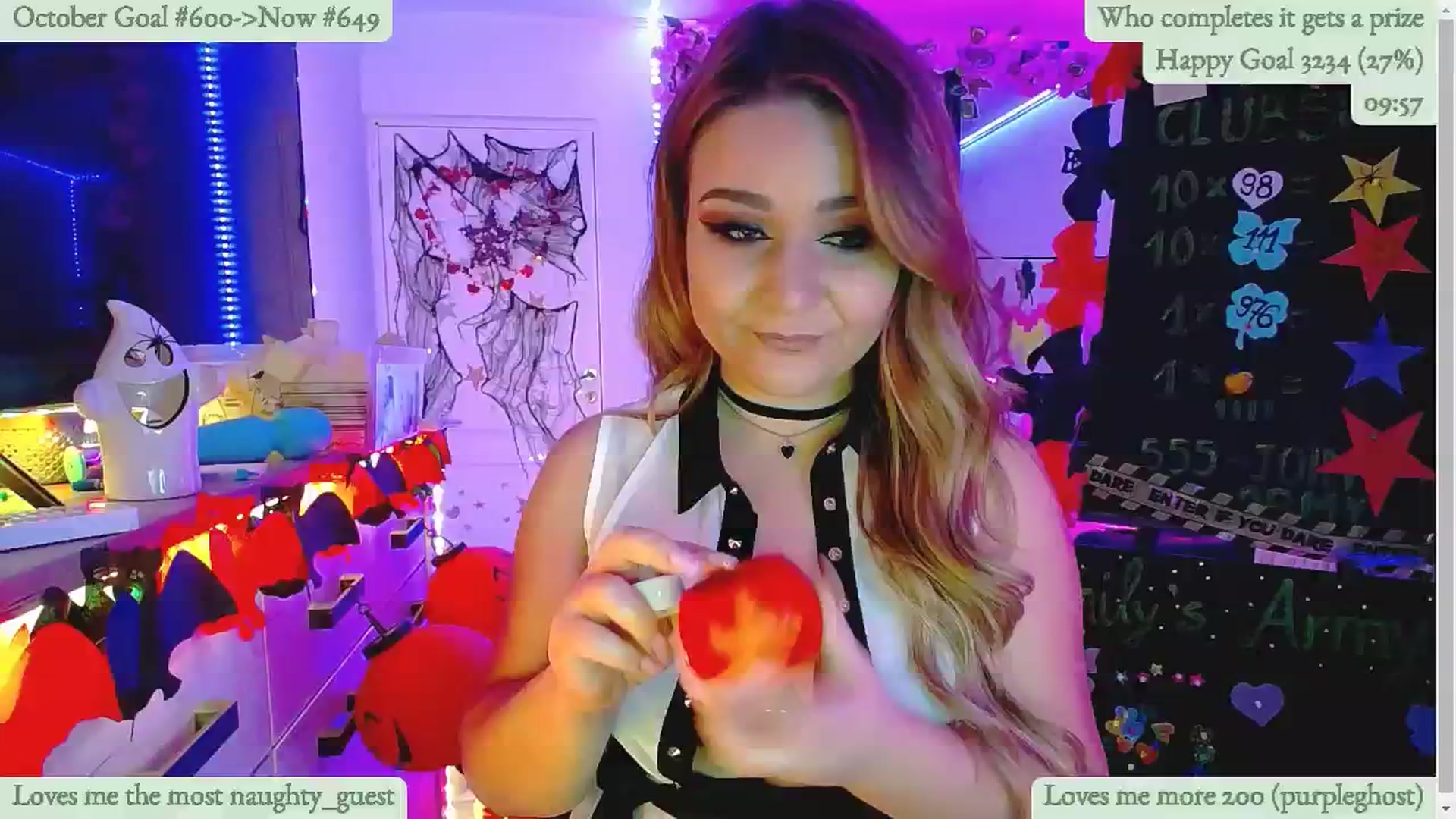 Gallery image thumbnail from Lucky_Emily's myfreecams stream on, 10/25/2024, 09:22 image 12 of 20