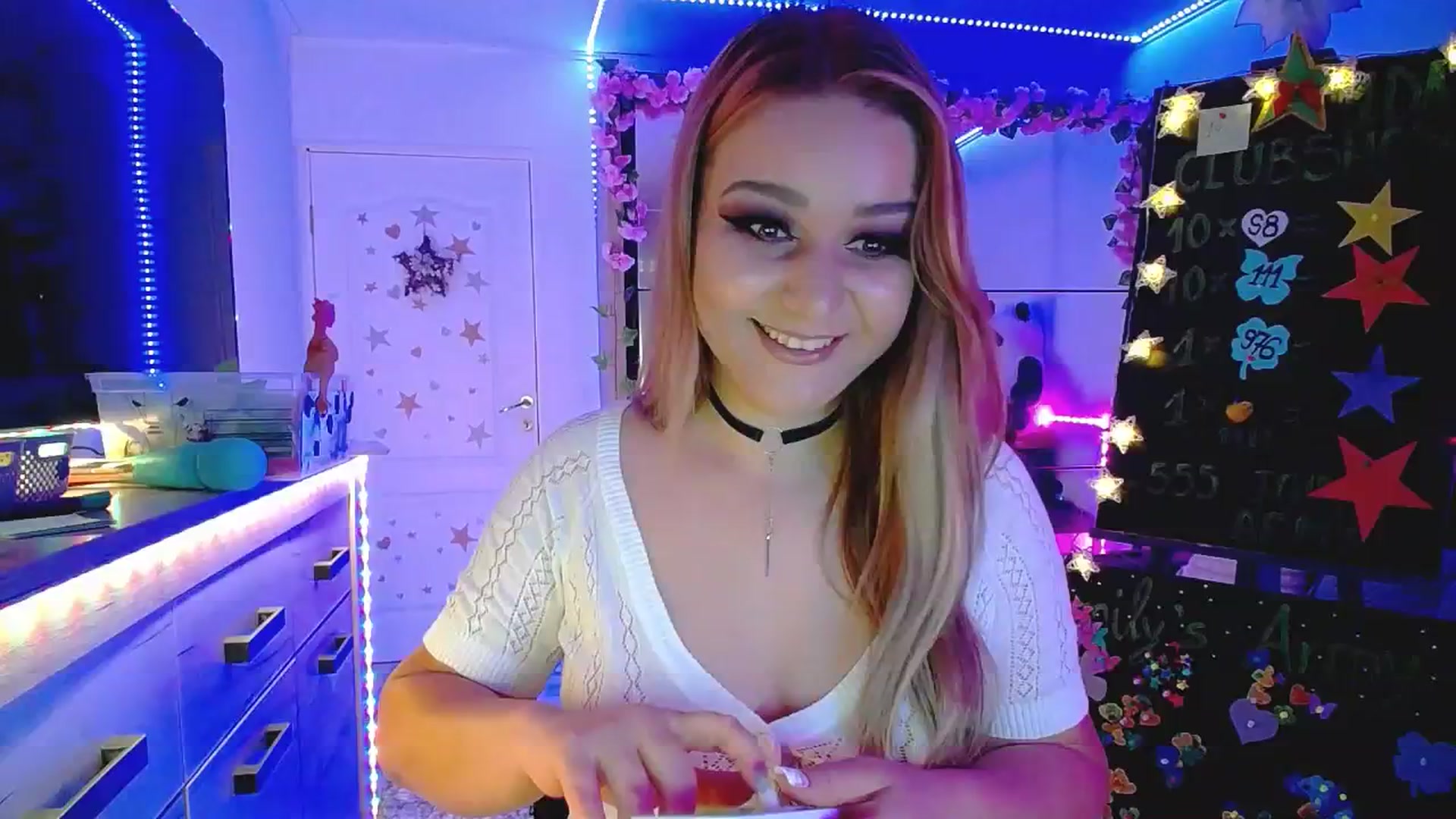 Gallery image thumbnail from Lucky_Emily's myfreecams stream on, 06/26/2025, 09:29 image 10 of 20