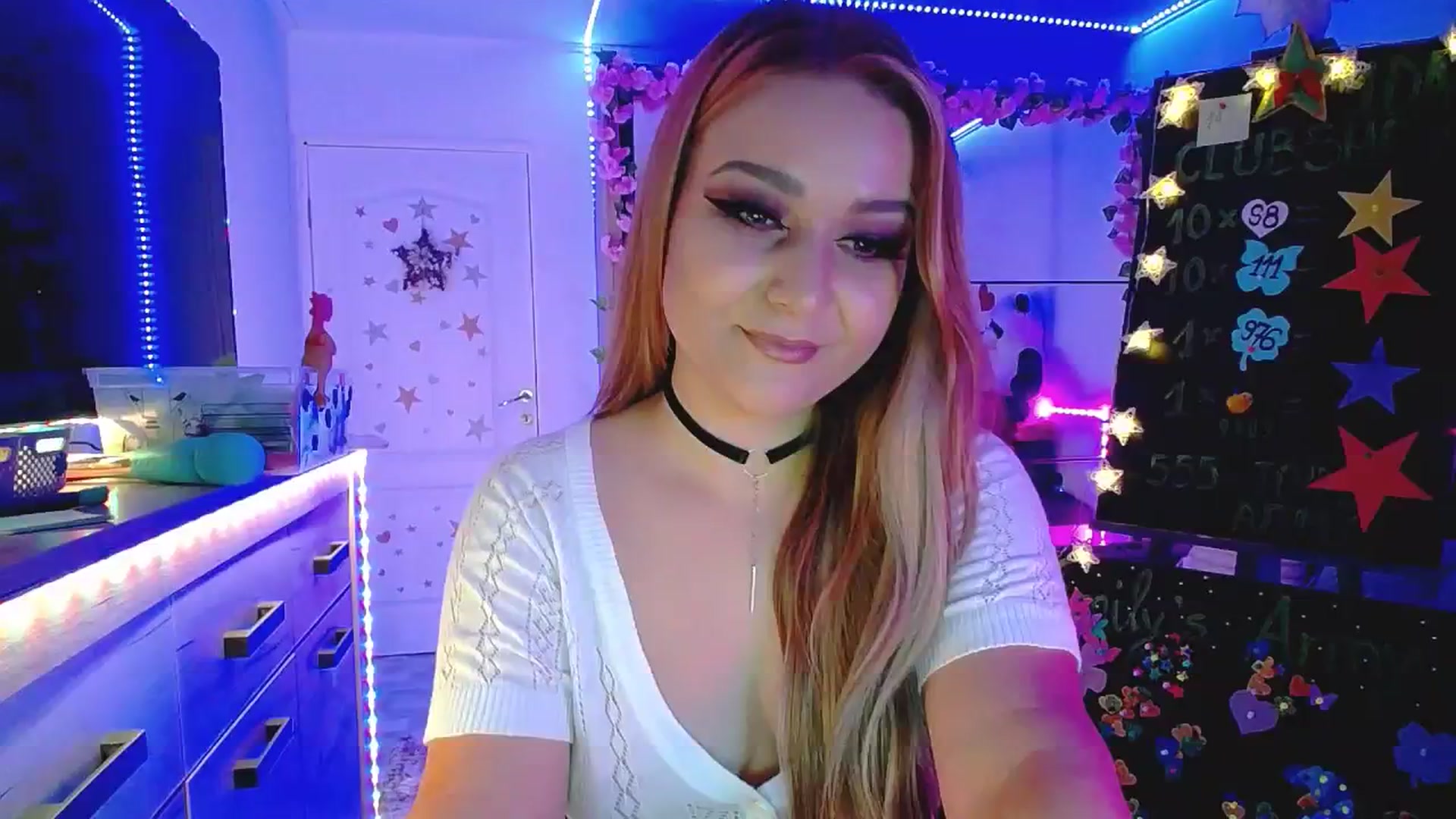 Gallery image thumbnail from Lucky_Emily's myfreecams stream on, 06/26/2025, 09:29 image 15 of 20
