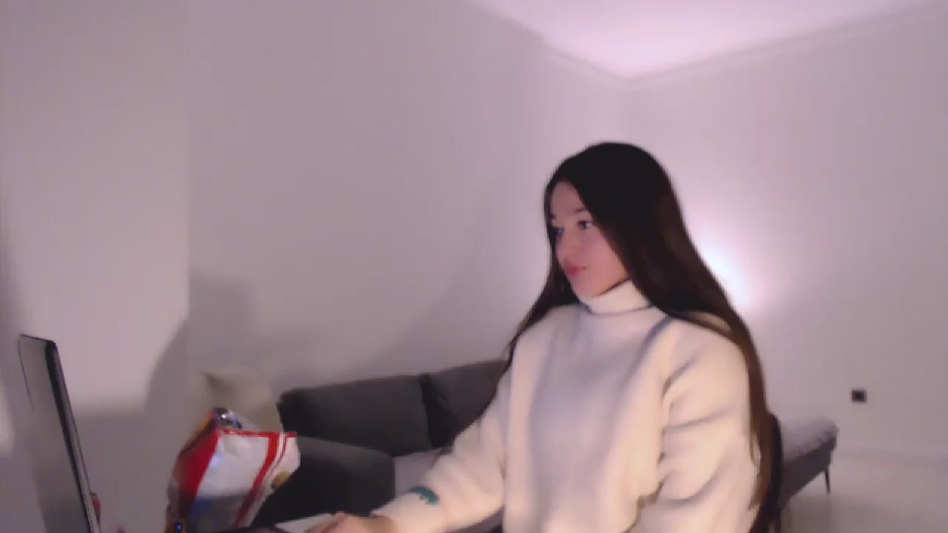 Gallery image thumbnail from Lucky_V's myfreecams stream on, 12/30/2022, 23:05 image 4 of 20
