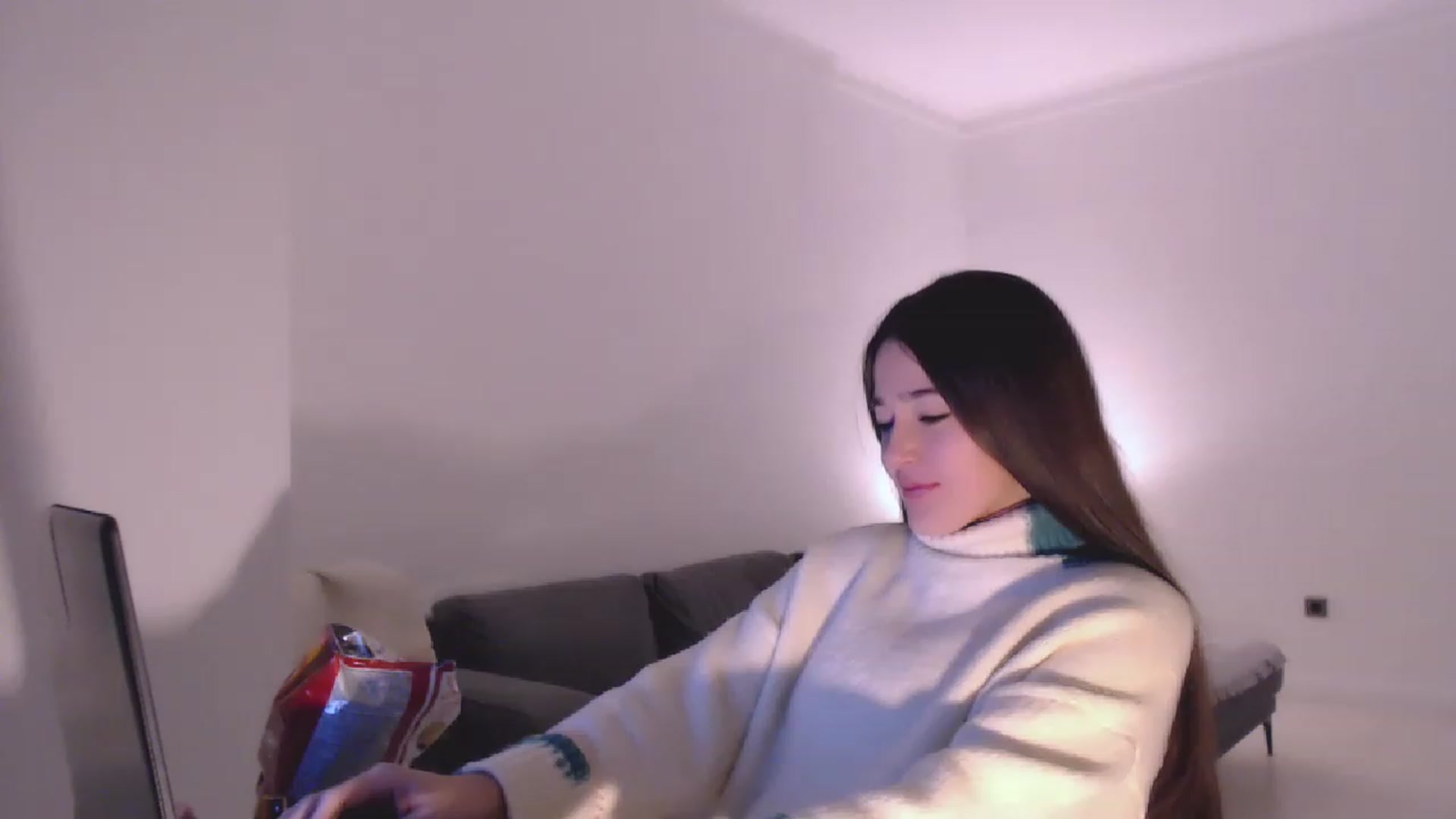 Gallery image thumbnail from Lucky_V's myfreecams stream on, 12/30/2022, 23:05 image 9 of 20