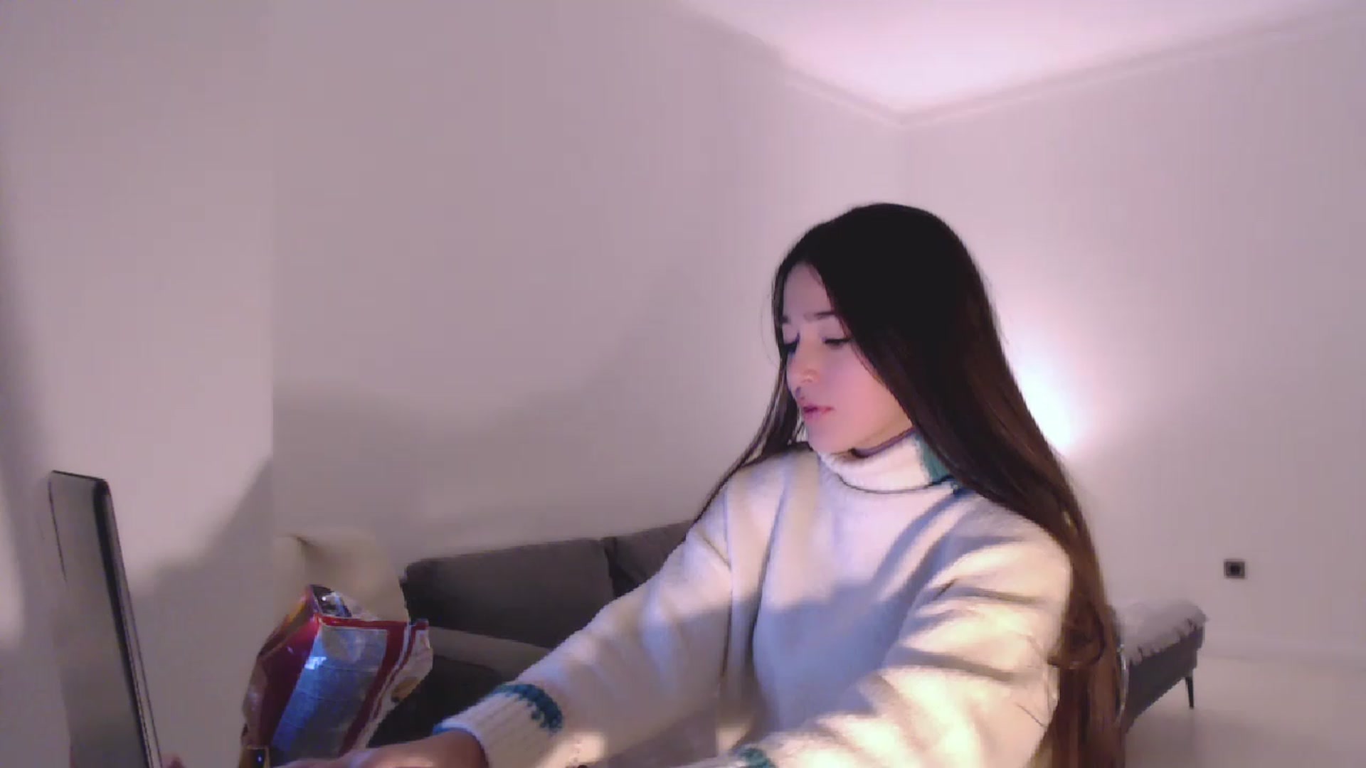 Gallery image thumbnail from Lucky_V's myfreecams stream on, 12/30/2022, 23:05 image 1 of 20