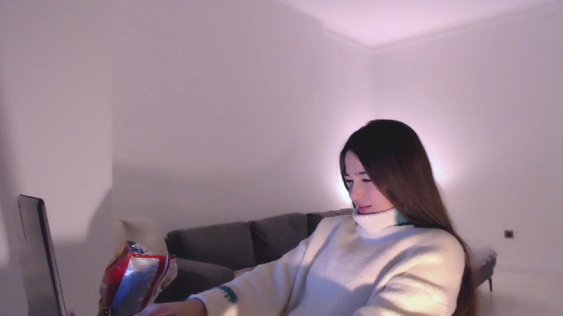 Gallery image thumbnail from Lucky_V's myfreecams stream on, 12/30/2022, 23:05 image 20 of 20