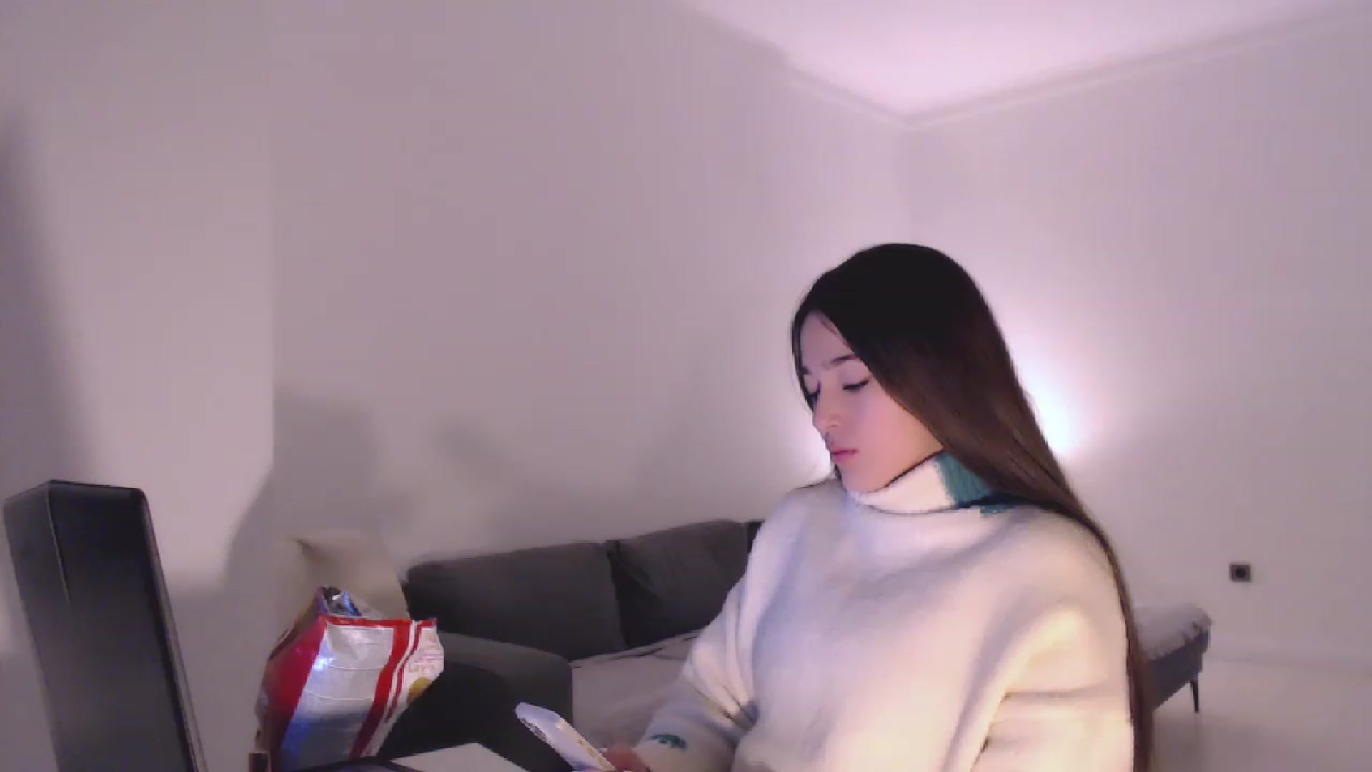 Gallery image thumbnail from Lucky_V's myfreecams stream on, 12/30/2022, 23:31 image 9 of 20