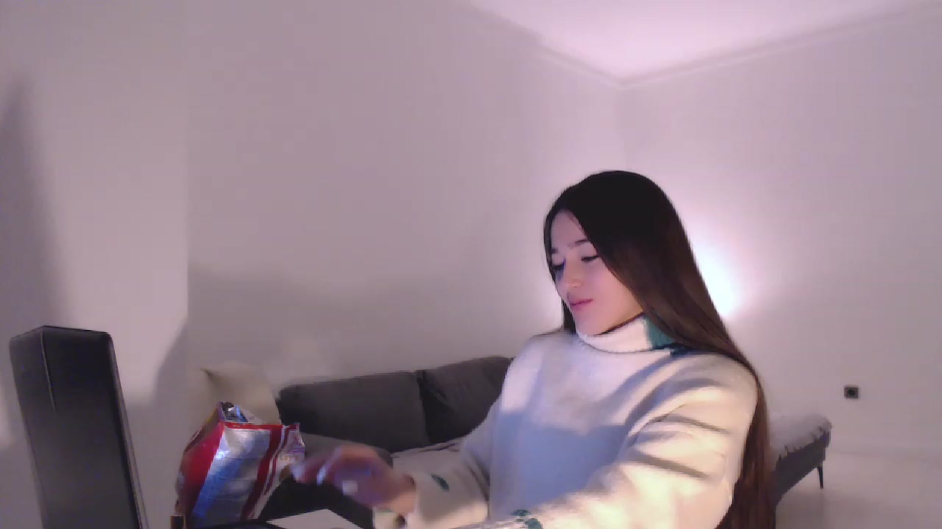 Gallery image thumbnail from Lucky_V's myfreecams stream on, 12/30/2022, 23:31 image 10 of 20