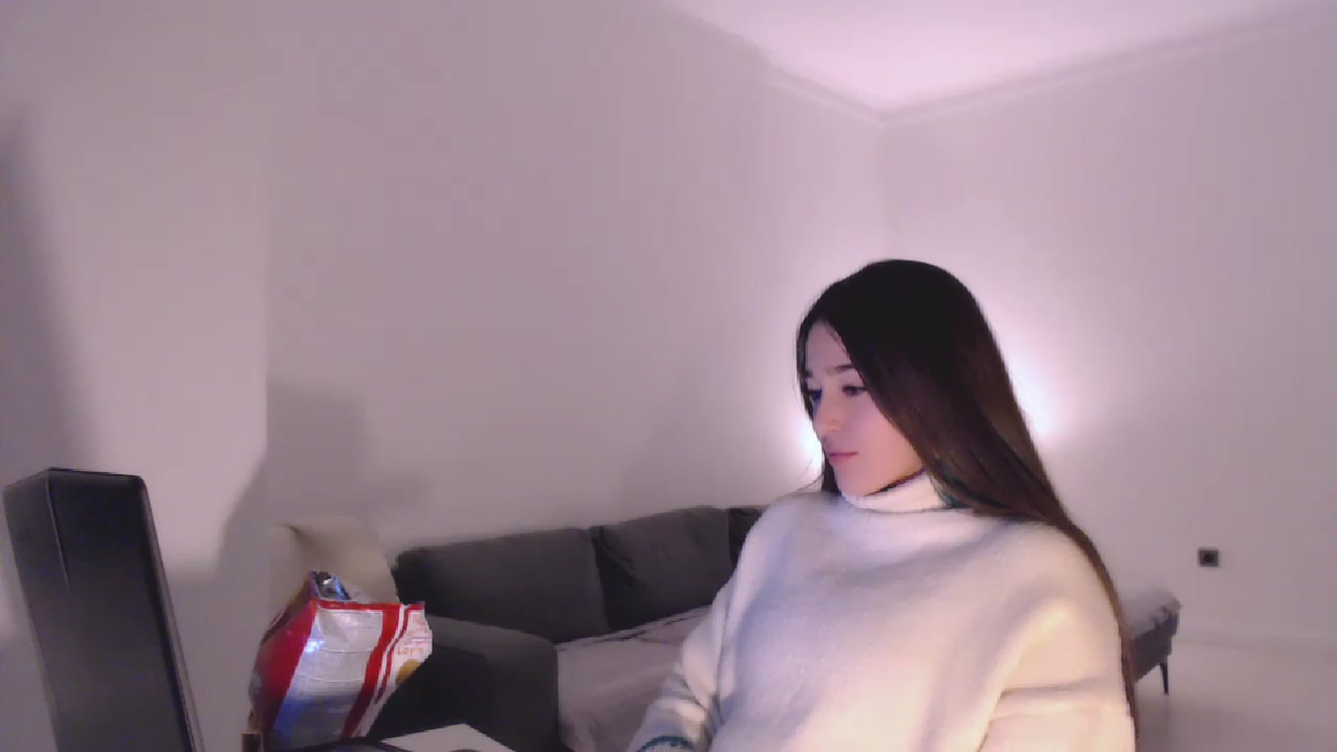 Gallery image thumbnail from Lucky_V's myfreecams stream on, 12/30/2022, 23:31 image 15 of 20