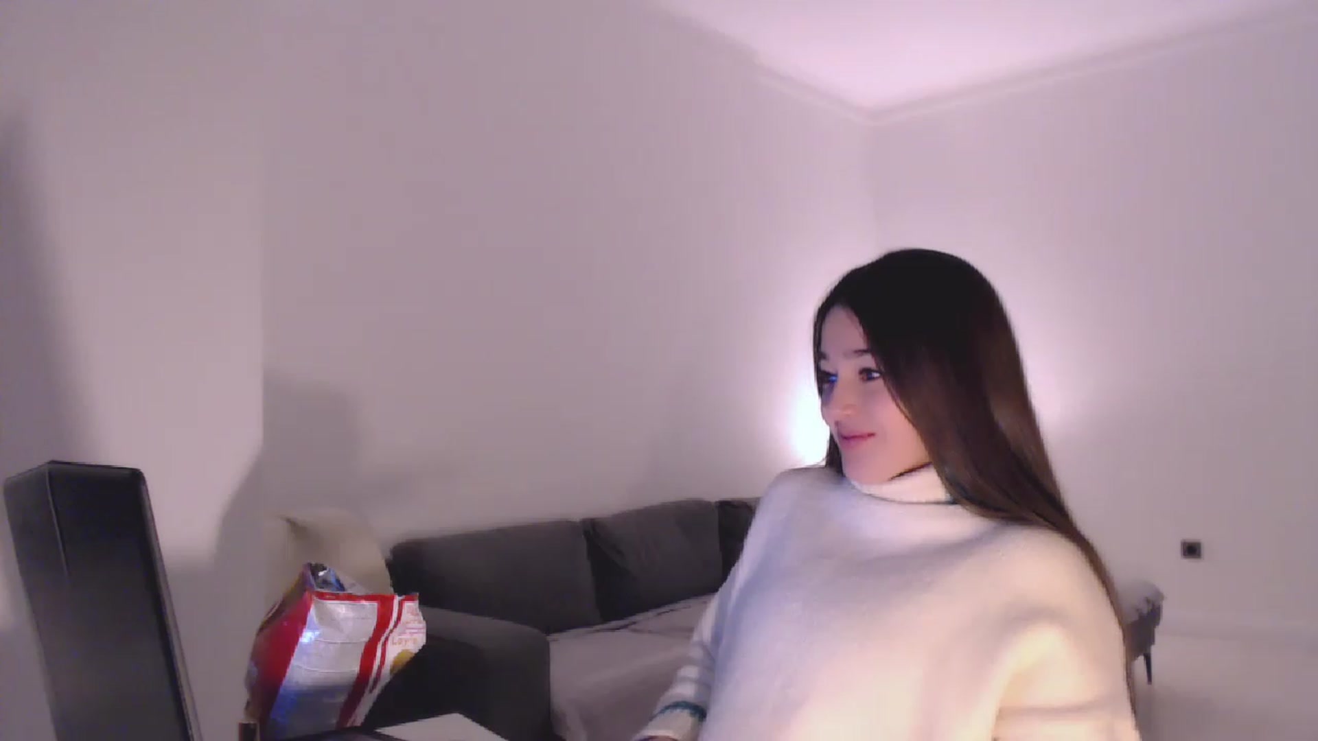 Gallery image thumbnail from Lucky_V's myfreecams stream on, 12/30/2022, 23:31 image 14 of 20