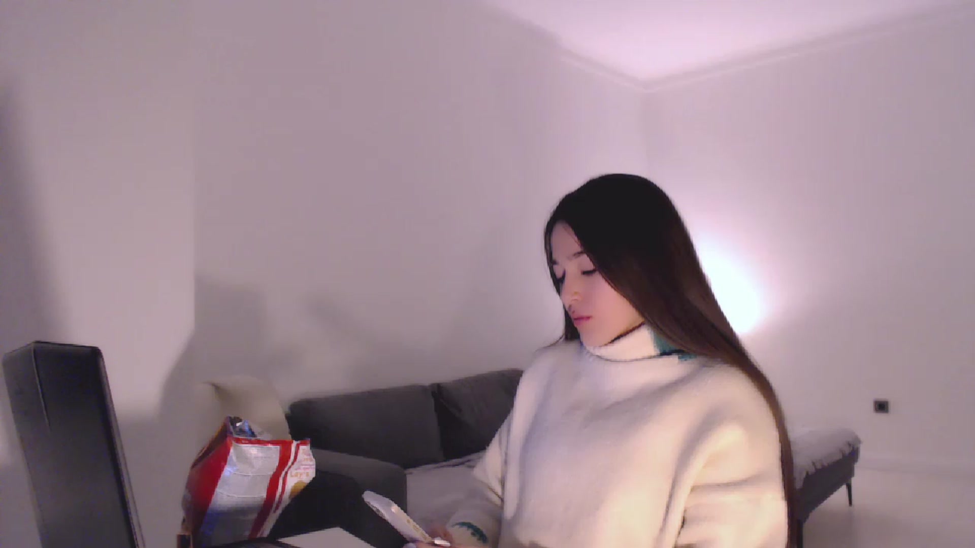 Gallery image thumbnail from Lucky_V's myfreecams stream on, 12/30/2022, 23:31 image 7 of 20