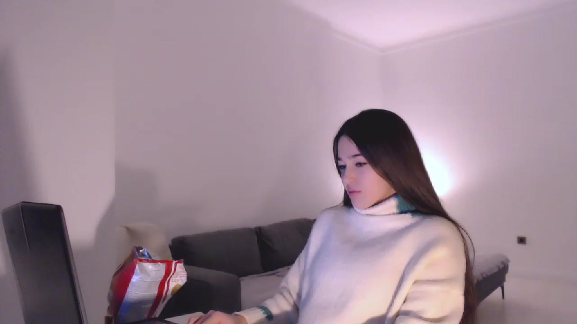 Gallery image thumbnail from Lucky_V's myfreecams stream on, 12/30/2022, 23:31 image 12 of 20
