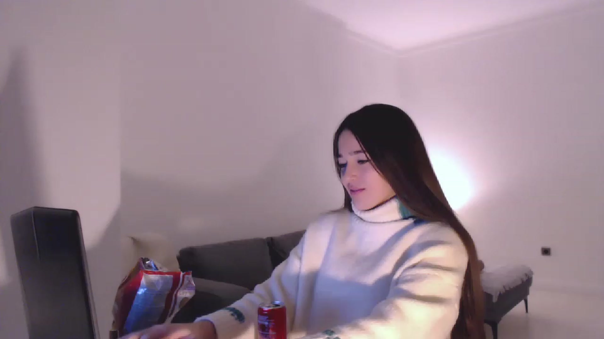 Gallery image thumbnail from Lucky_V's myfreecams stream on, 12/30/2022, 23:31 image 19 of 20