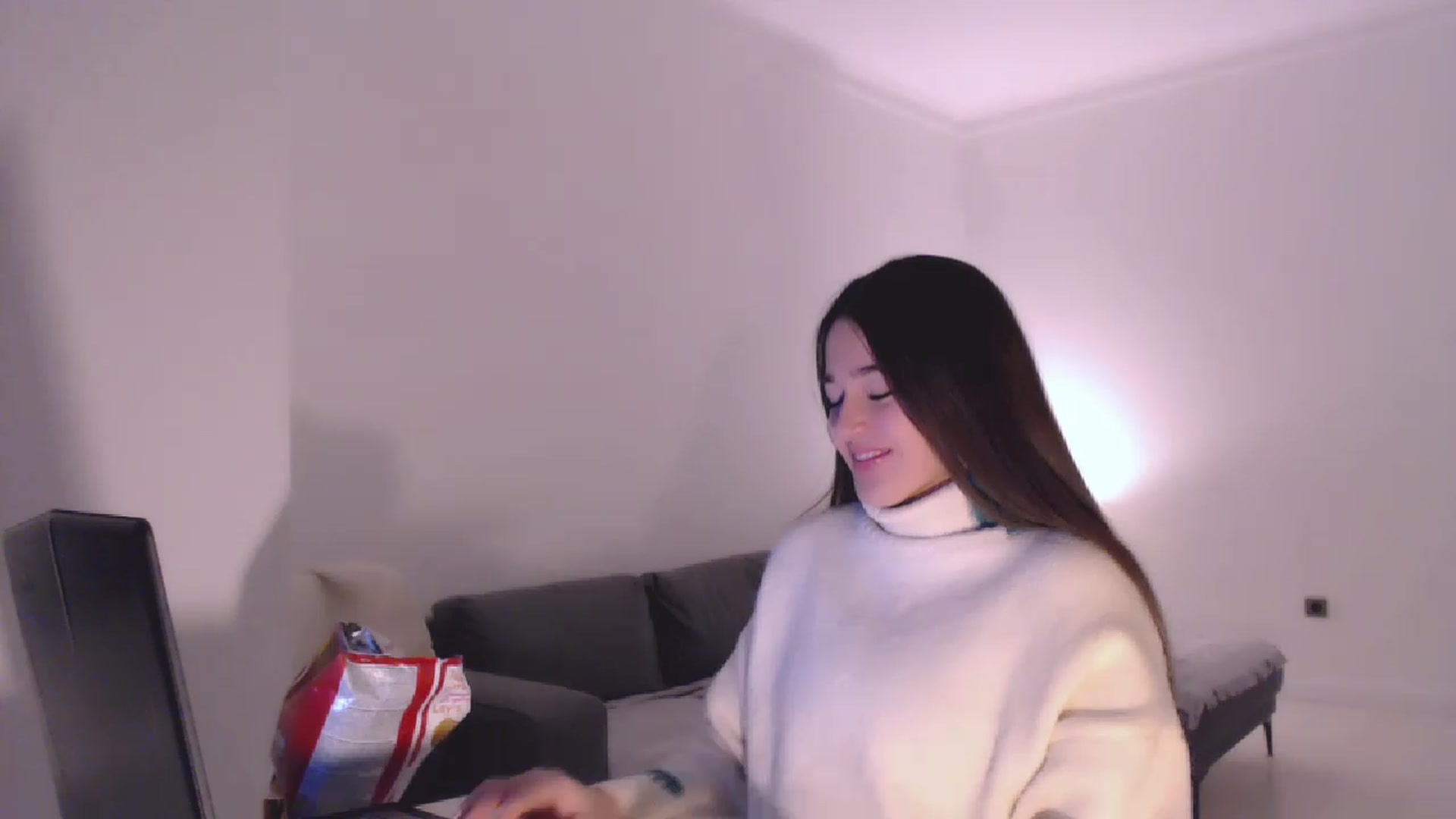Gallery image thumbnail from Lucky_V's myfreecams stream on, 12/30/2022, 23:31 image 6 of 20