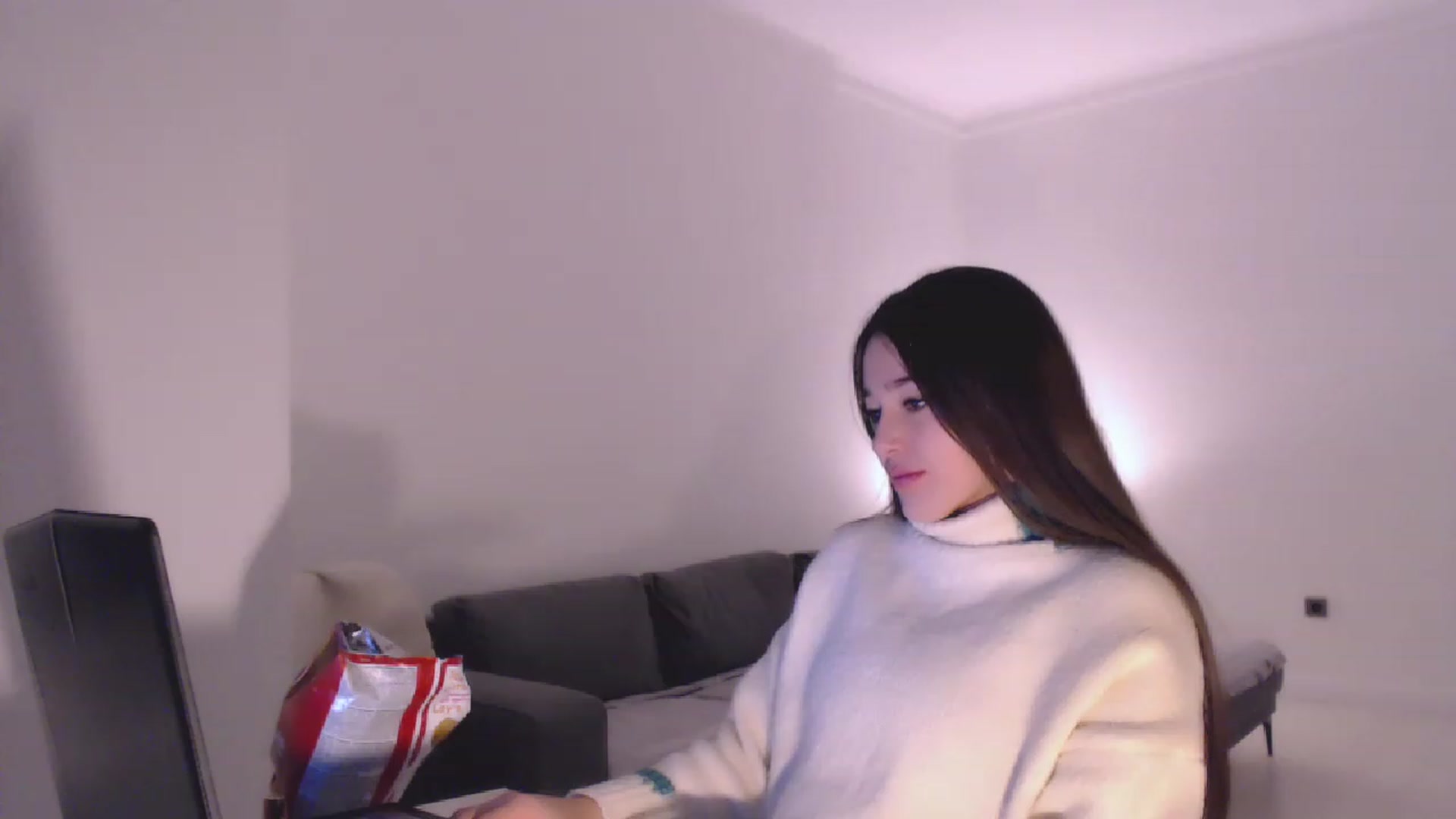 Gallery image thumbnail from Lucky_V's myfreecams stream on, 12/30/2022, 23:31 image 11 of 20