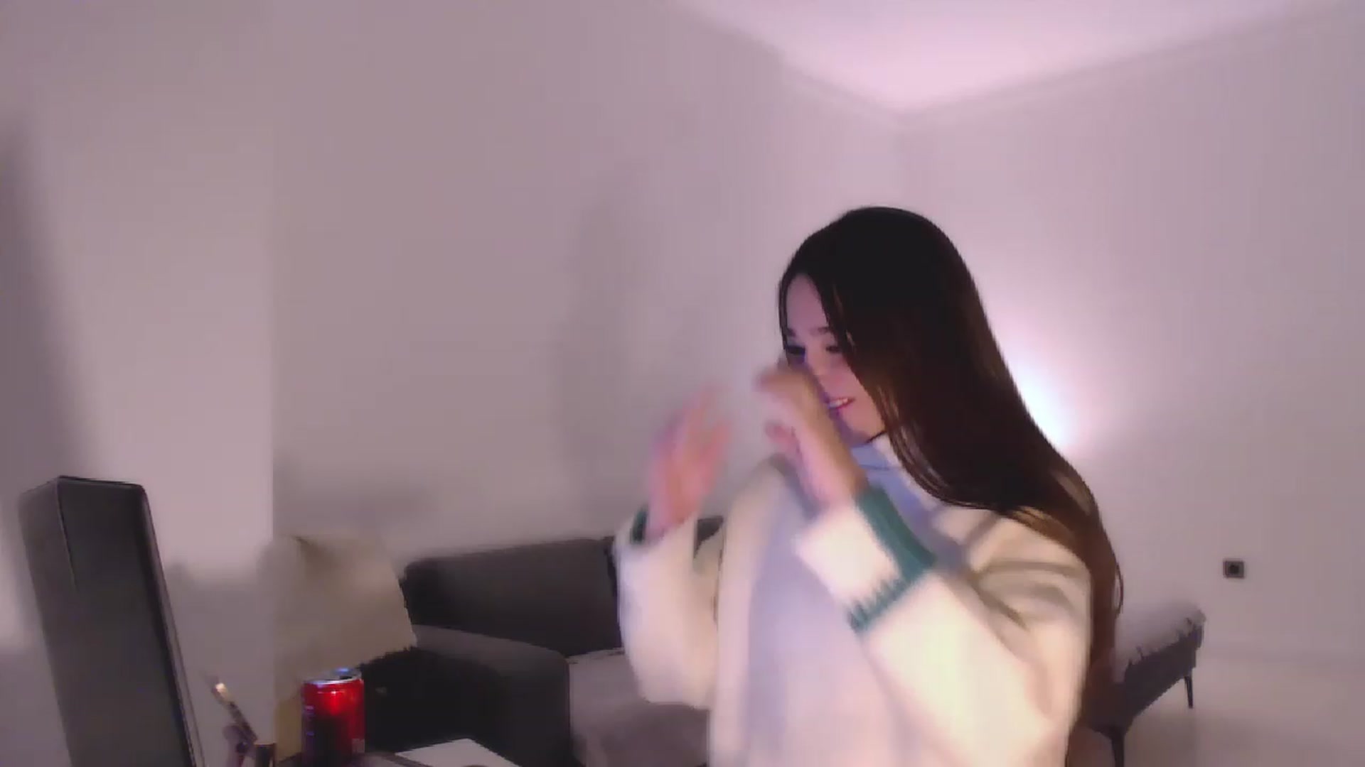 Gallery image thumbnail from Lucky_V's myfreecams stream on, 12/31/2022, 01:04 image 15 of 20