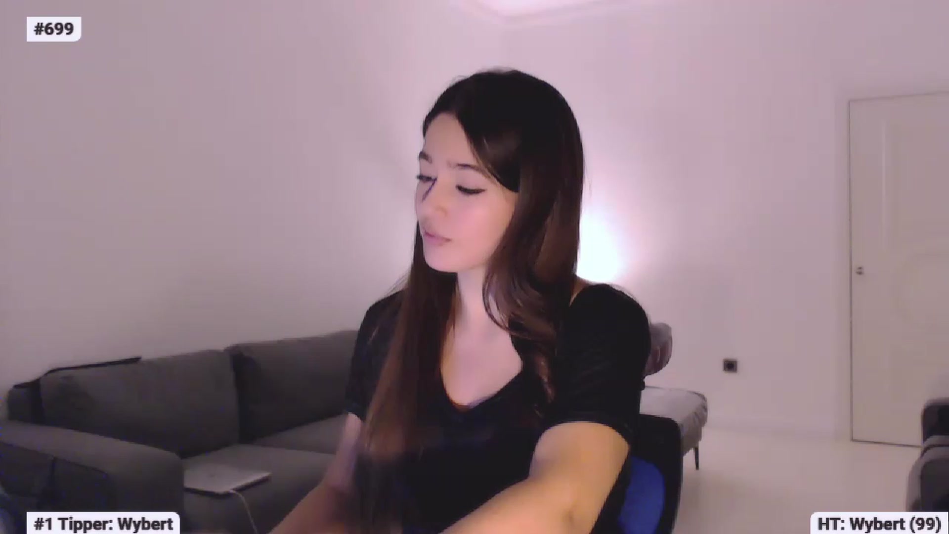 Gallery image thumbnail from Lucky_V's myfreecams stream on, 02/05/2023, 21:43 image 13 of 20