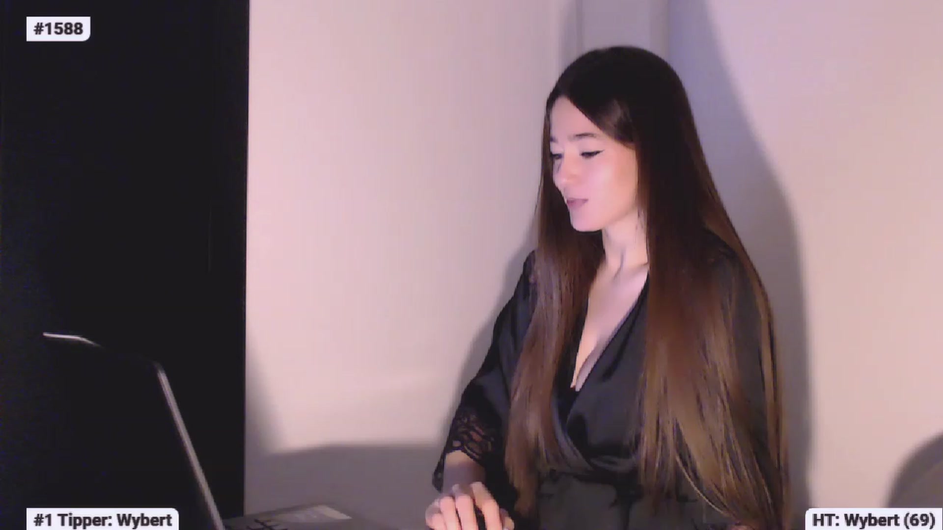 Gallery image thumbnail from Lucky_V's myfreecams stream on, 02/13/2023, 22:56 image 15 of 20