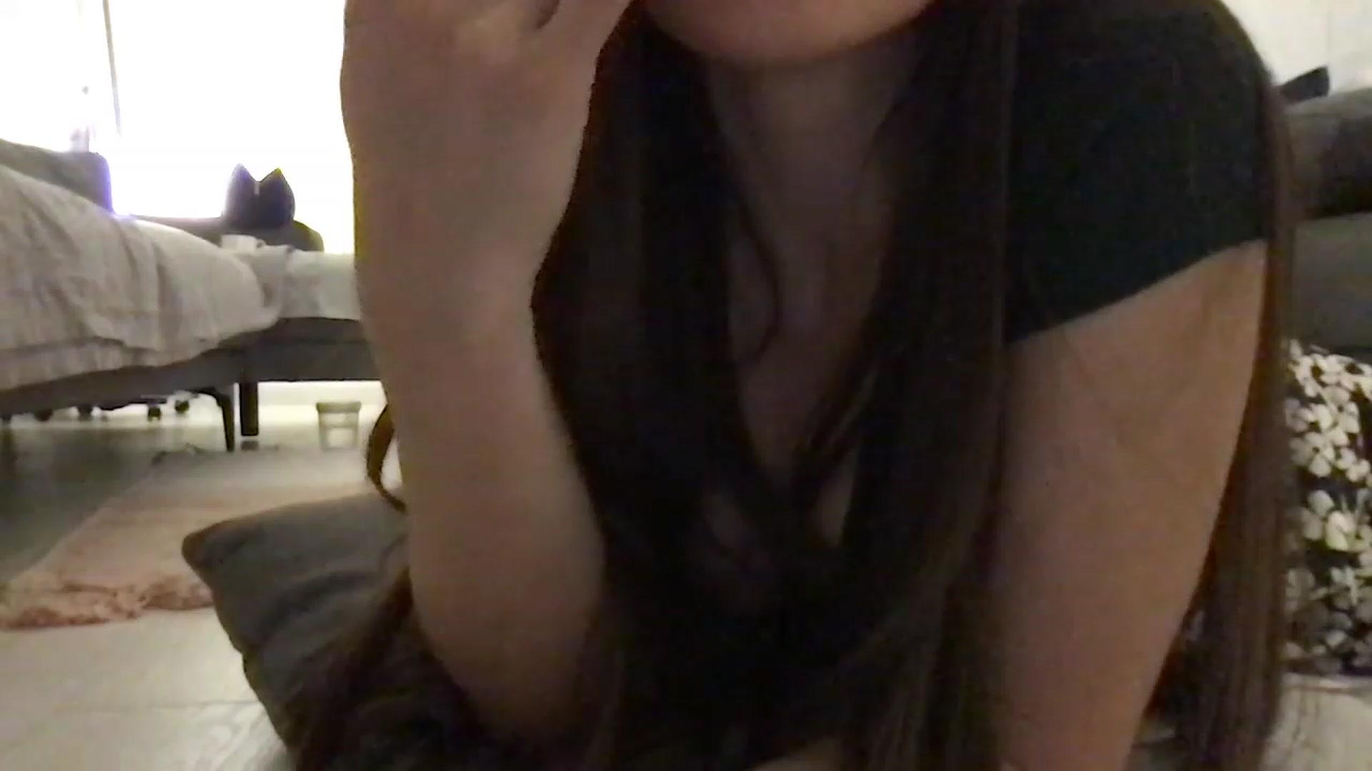 Gallery image thumbnail from Lucky_V's myfreecams stream on, 03/06/2023, 24:03 image 13 of 20