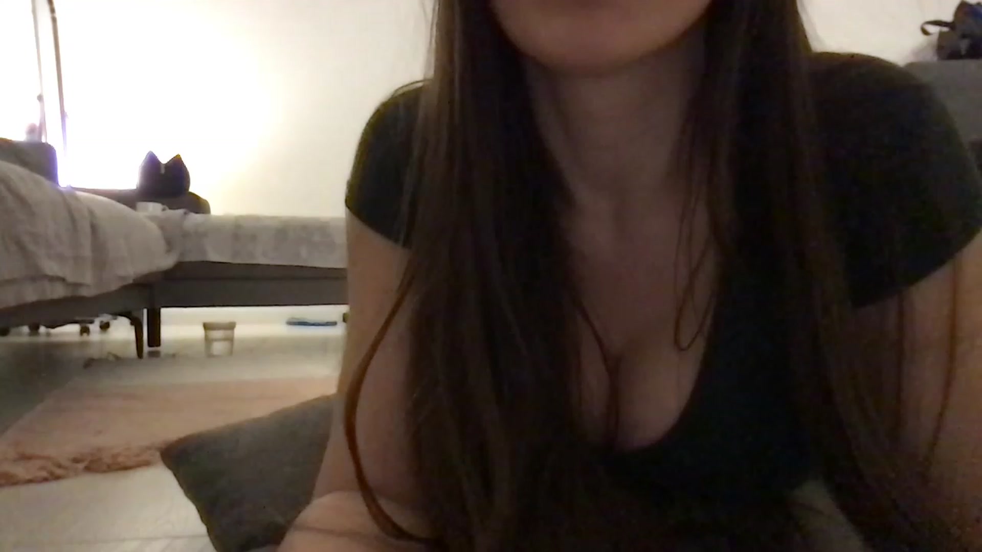 Gallery image thumbnail from Lucky_V's myfreecams stream on, 03/06/2023, 24:03 image 7 of 20