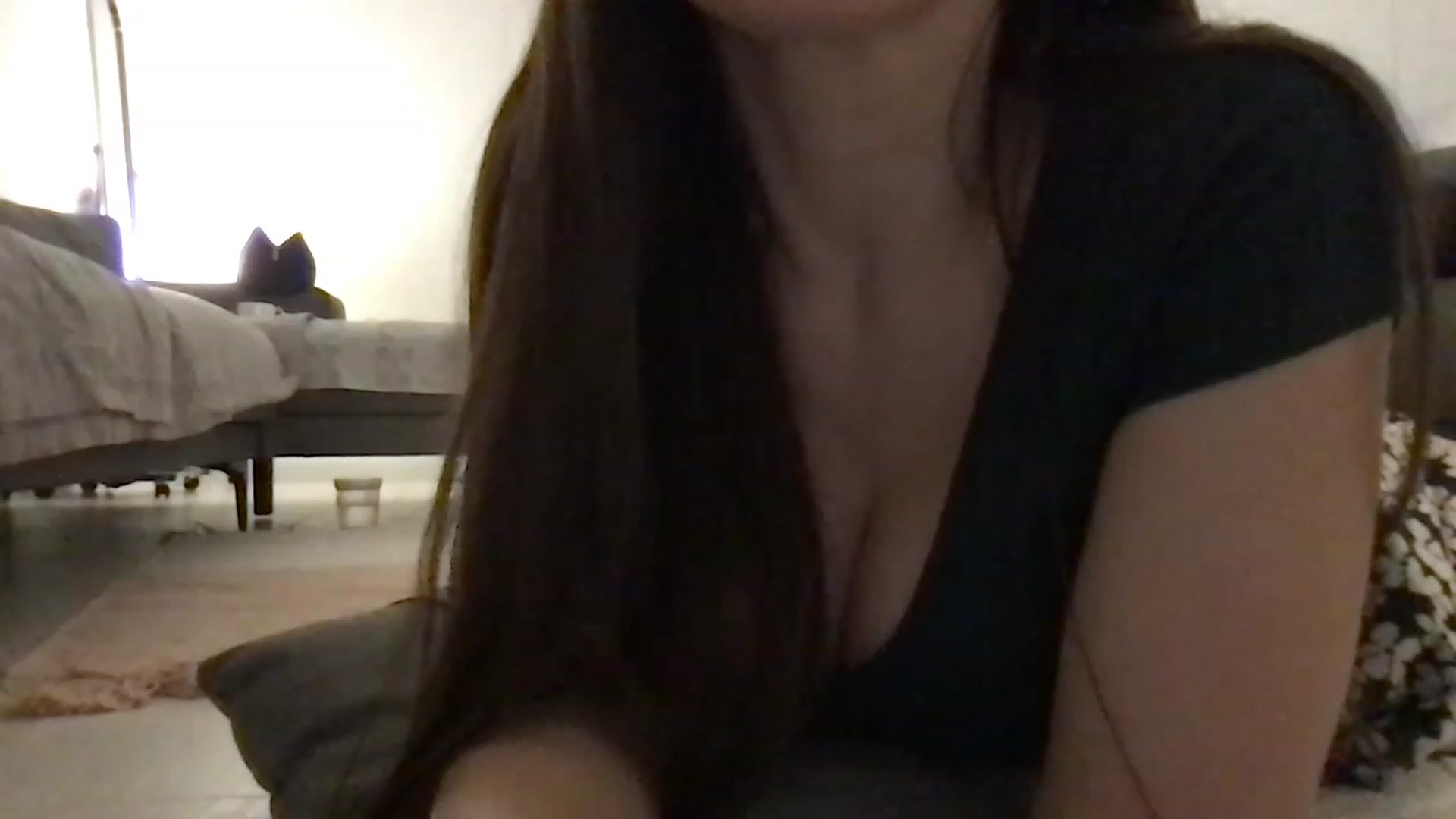 Gallery image thumbnail from Lucky_V's myfreecams stream on, 03/06/2023, 24:03 image 11 of 20