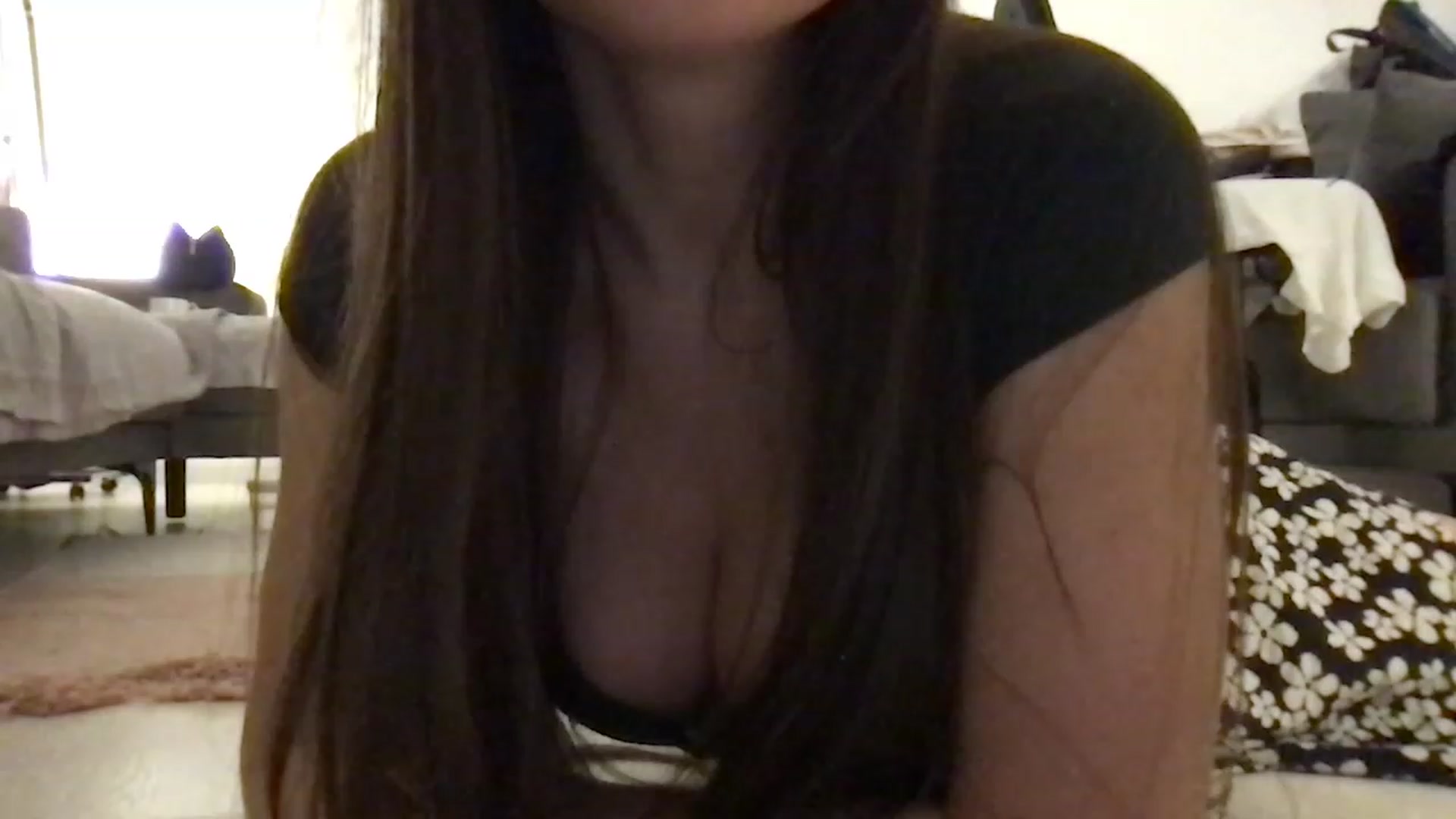 Gallery image thumbnail from Lucky_V's myfreecams stream on, 03/06/2023, 24:03 image 2 of 20