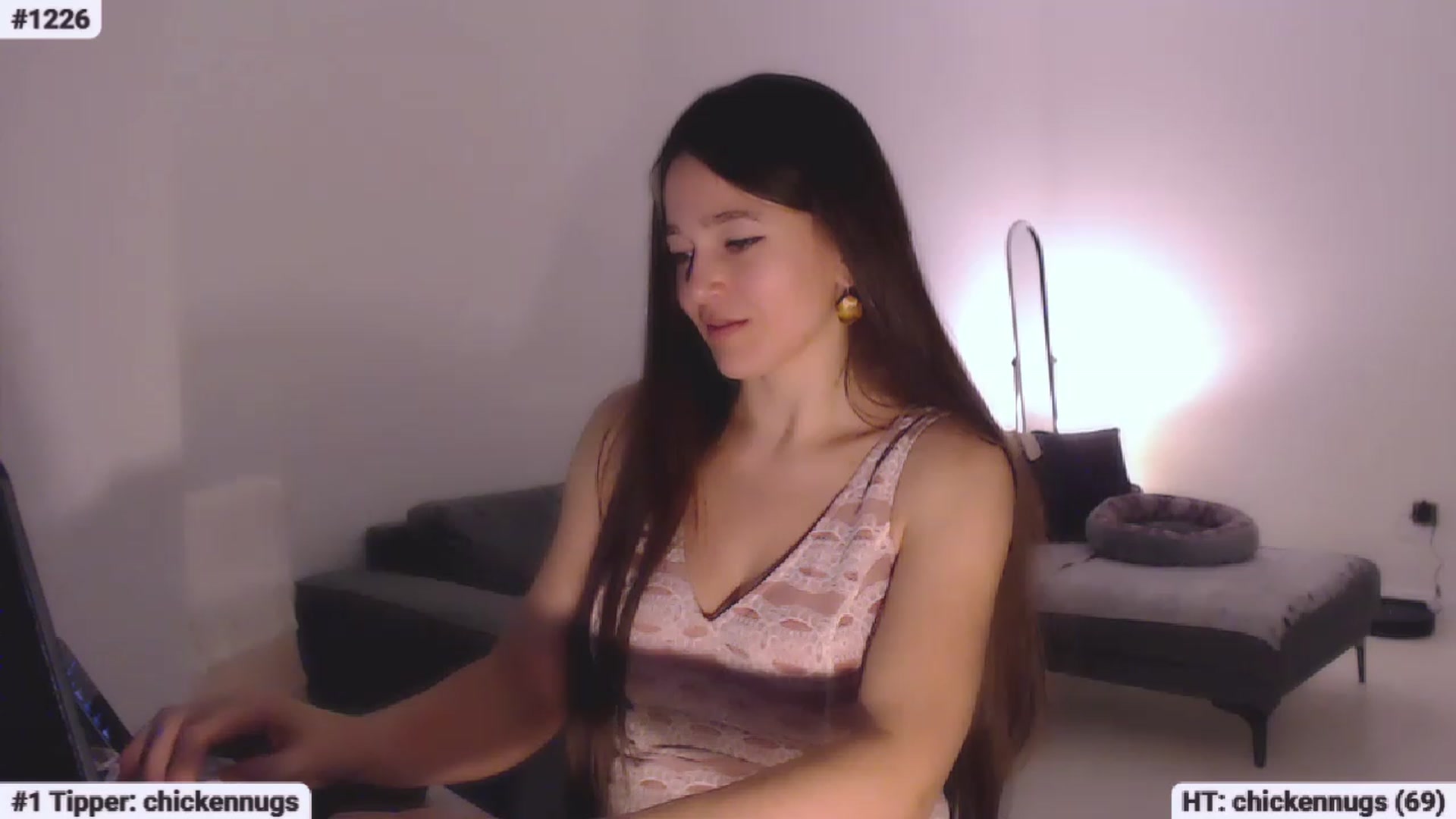 Gallery image thumbnail from Lucky_V's myfreecams stream on, 04/19/2023, 22:36 image 5 of 20