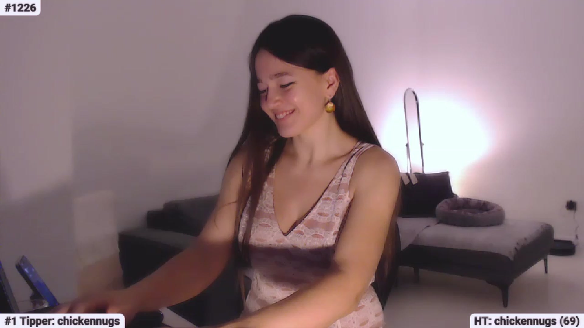 Gallery image thumbnail from Lucky_V's myfreecams stream on, 04/19/2023, 22:36 image 13 of 20