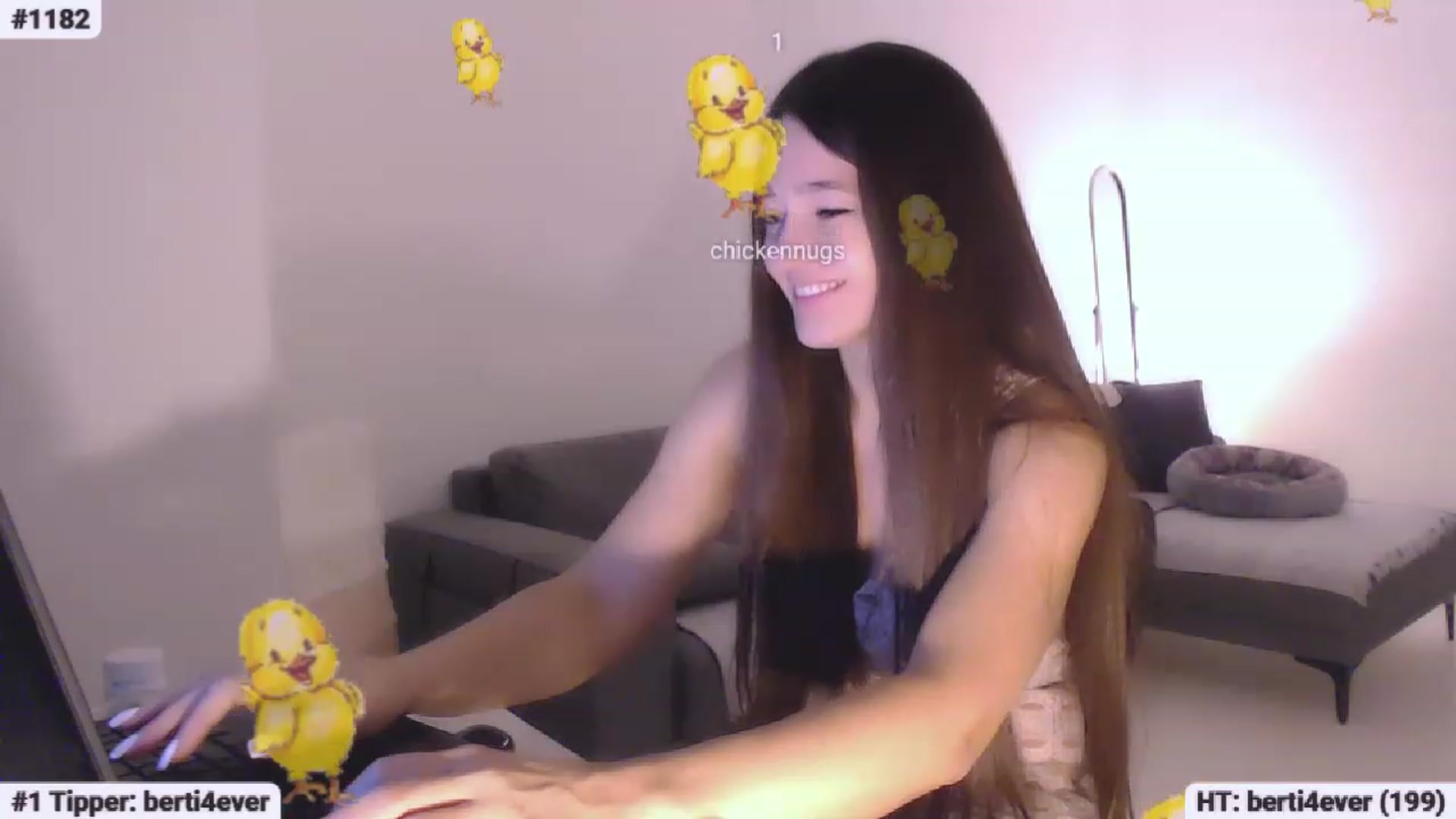 Gallery image thumbnail from Lucky_V's myfreecams stream on, 04/20/2023, 24:29 image 18 of 20
