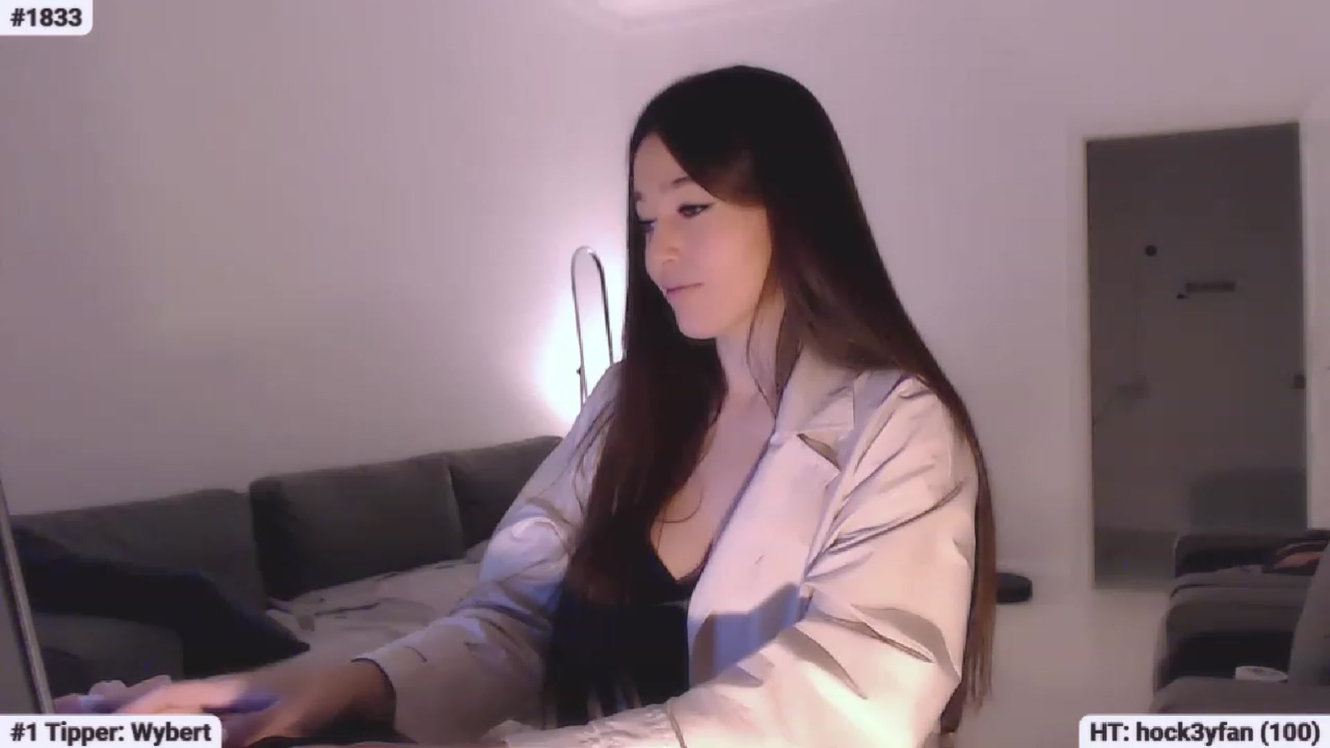 Gallery image thumbnail from Lucky_V's myfreecams stream on, 04/30/2023, 16:47 image 17 of 20