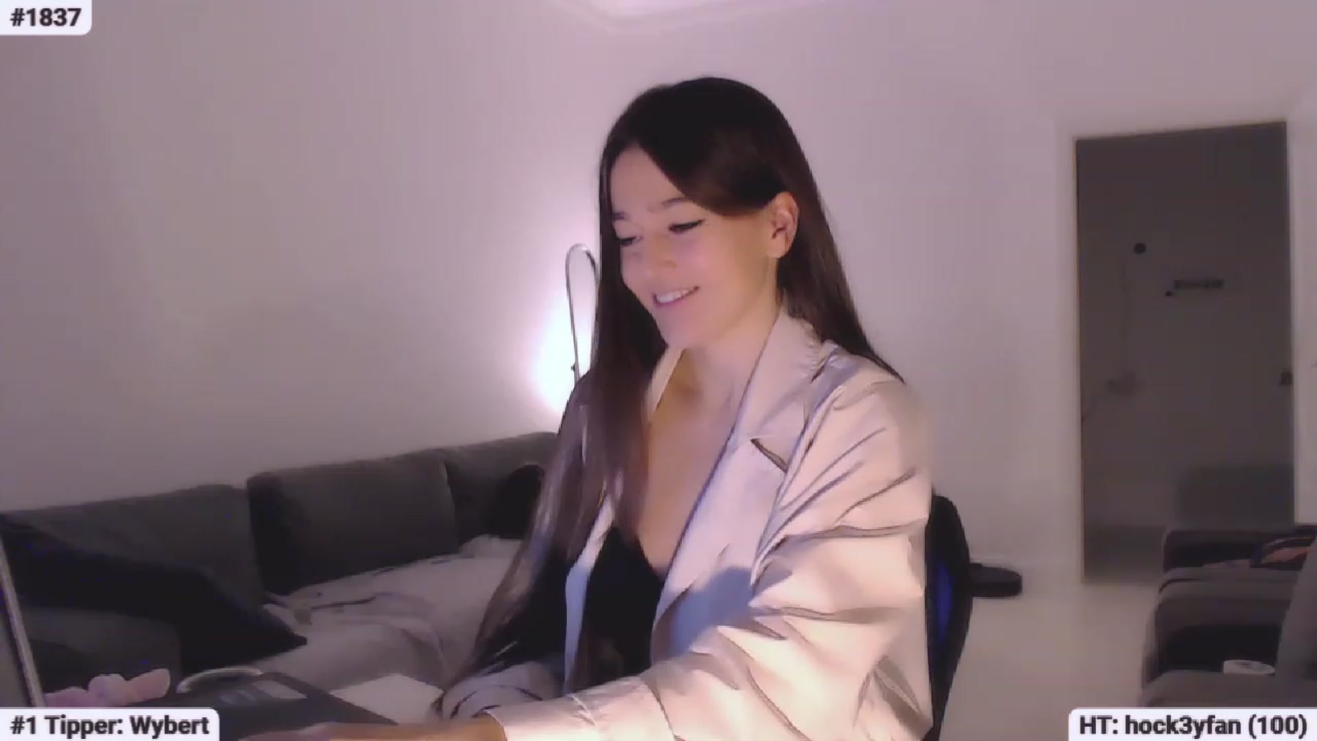 Gallery image thumbnail from Lucky_V's myfreecams stream on, 04/30/2023, 16:47 image 12 of 20