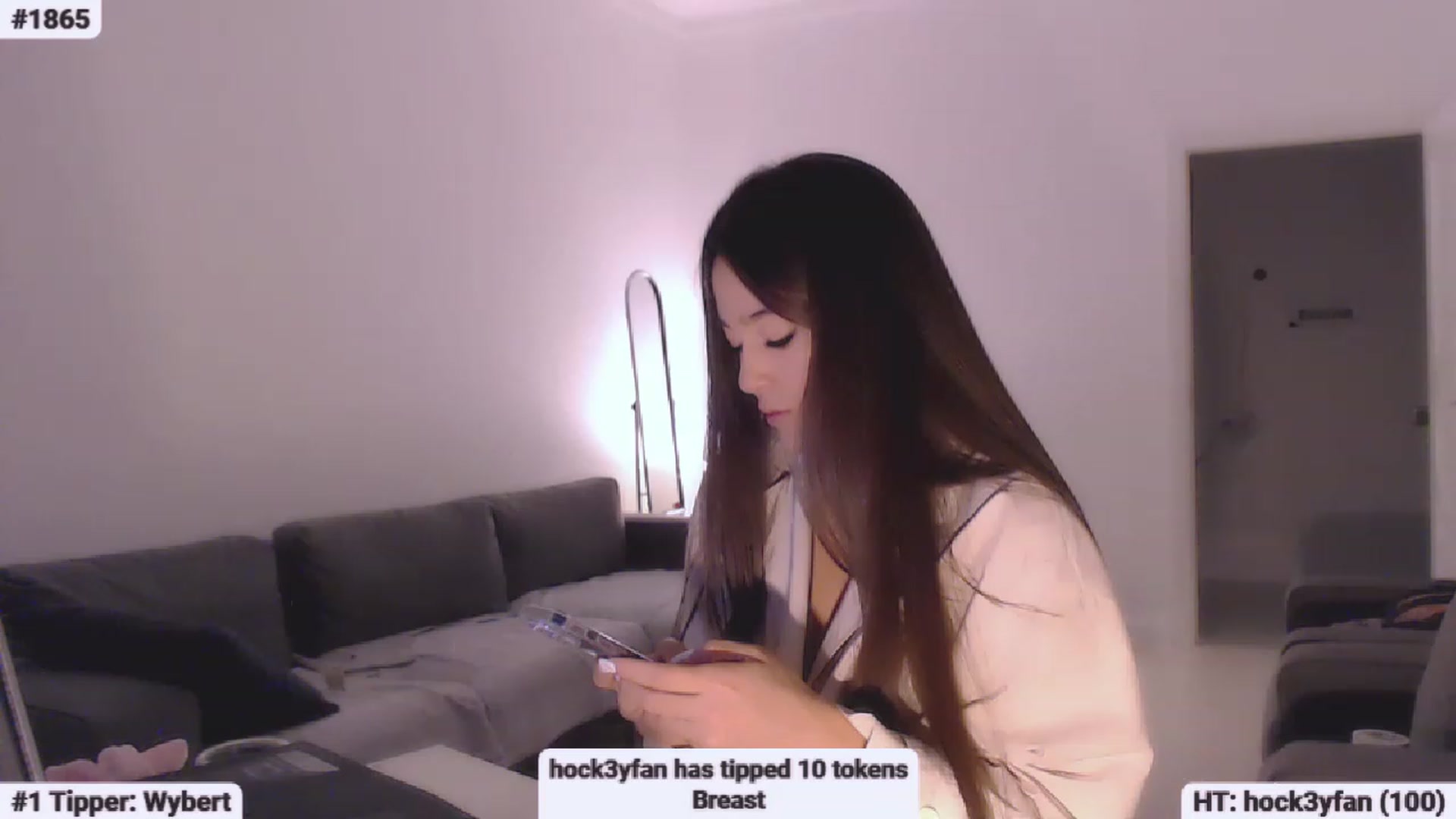 Gallery image thumbnail from Lucky_V's myfreecams stream on, 04/30/2023, 16:47 image 5 of 20