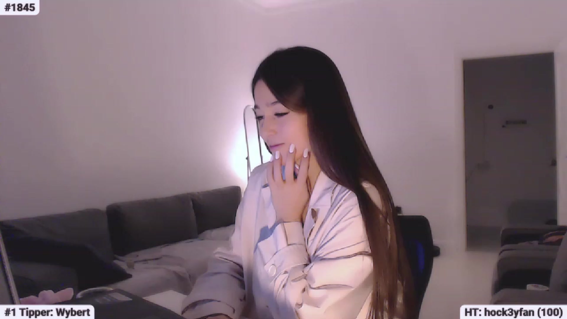 Gallery image thumbnail from Lucky_V's myfreecams stream on, 04/30/2023, 16:47 image 9 of 20