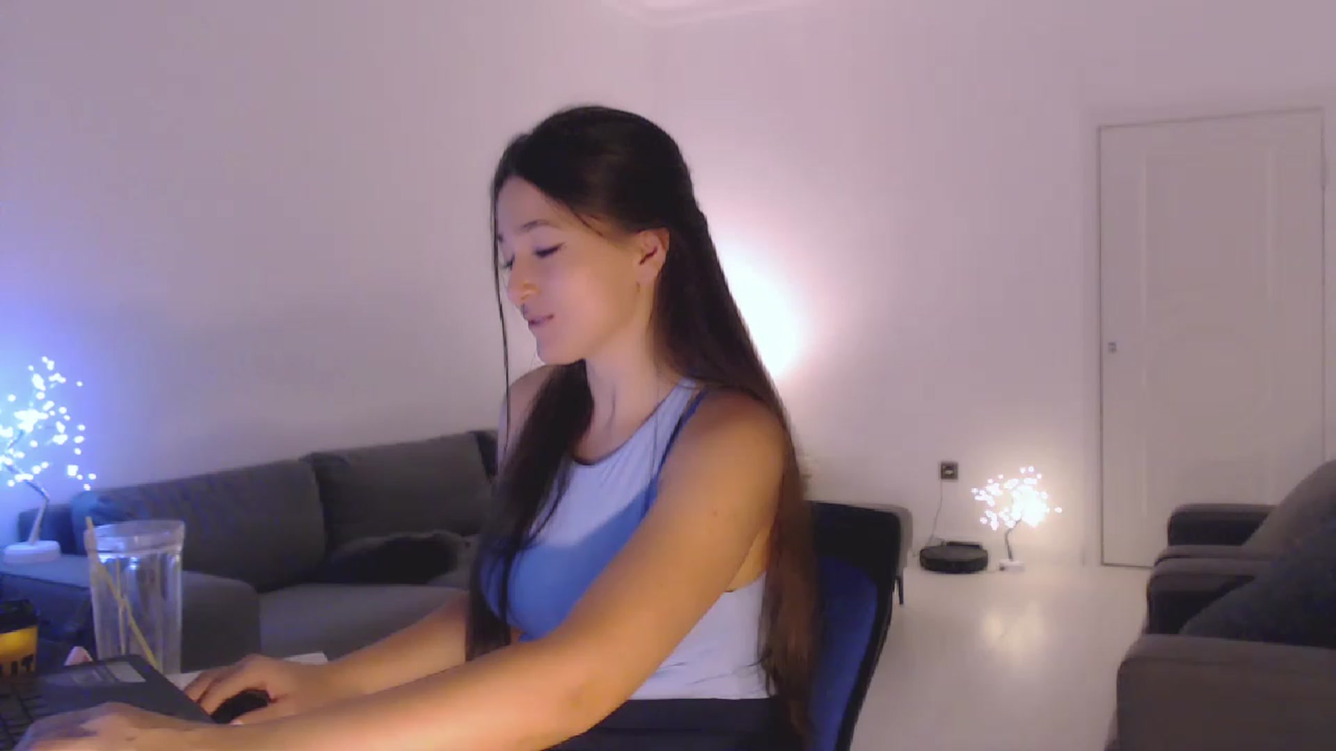 Gallery image thumbnail from Lucky_V's myfreecams stream on, 06/24/2023, 20:14 image 13 of 20