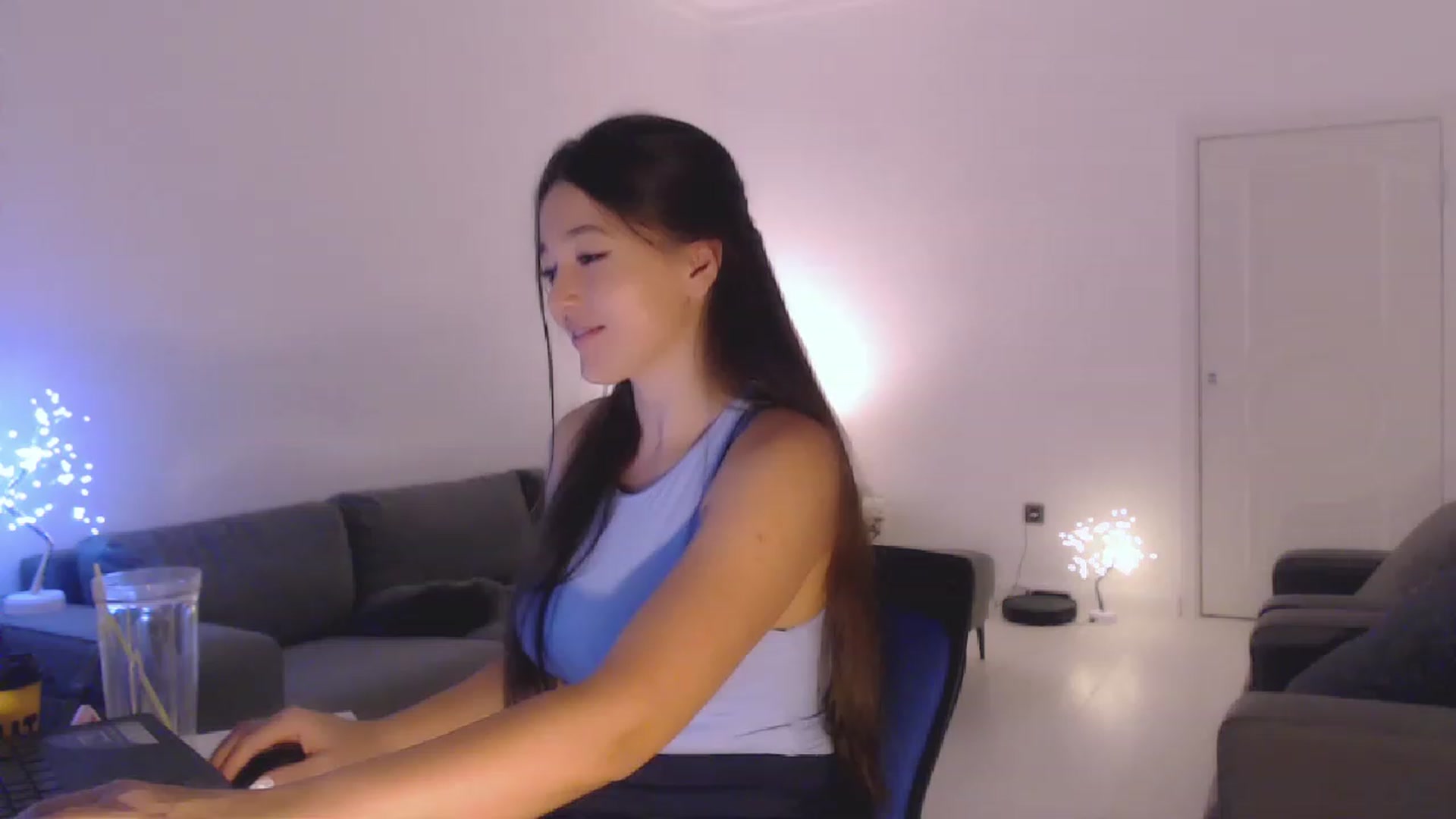 Gallery image thumbnail from Lucky_V's myfreecams stream on, 06/24/2023, 20:14 image 12 of 20