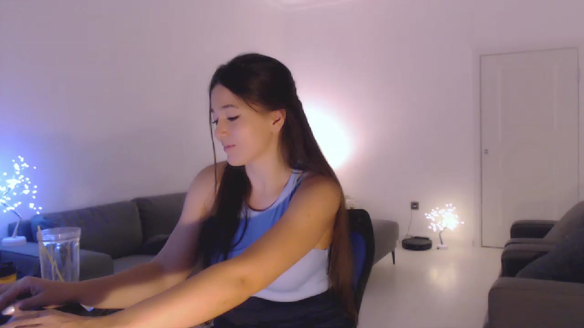 Gallery image thumbnail from Lucky_V's myfreecams stream on, 06/24/2023, 20:14 image 5 of 20