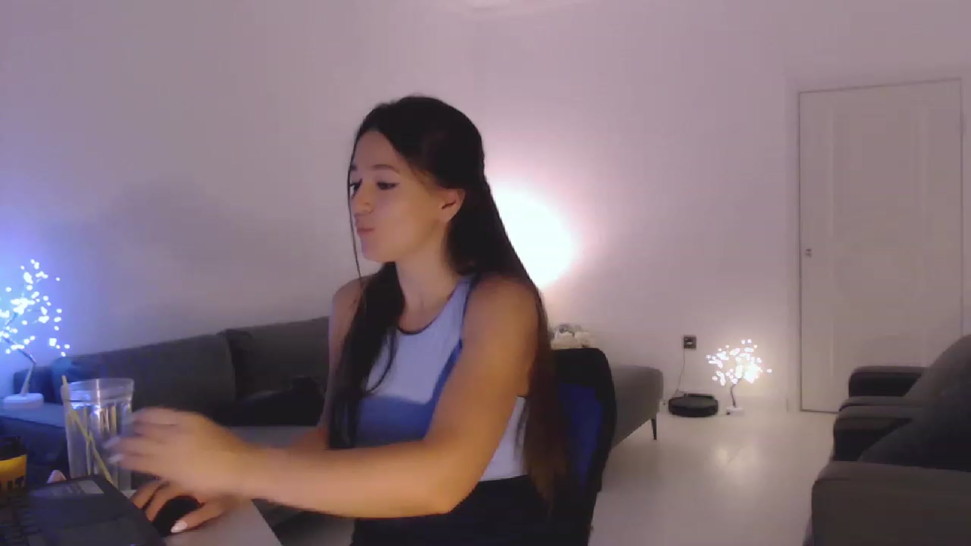 Gallery image thumbnail from Lucky_V's myfreecams stream on, 06/24/2023, 20:14 image 2 of 20