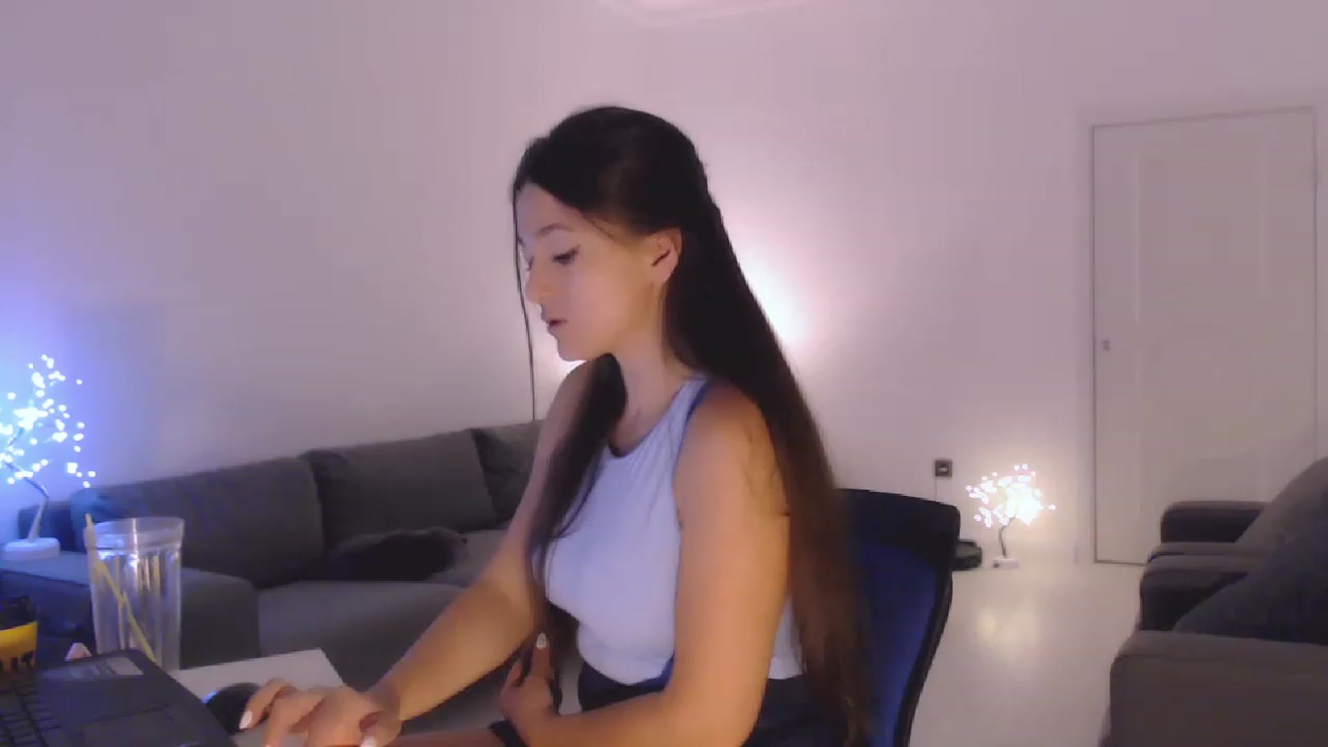 Gallery image thumbnail from Lucky_V's myfreecams stream on, 06/24/2023, 20:14 image 8 of 20