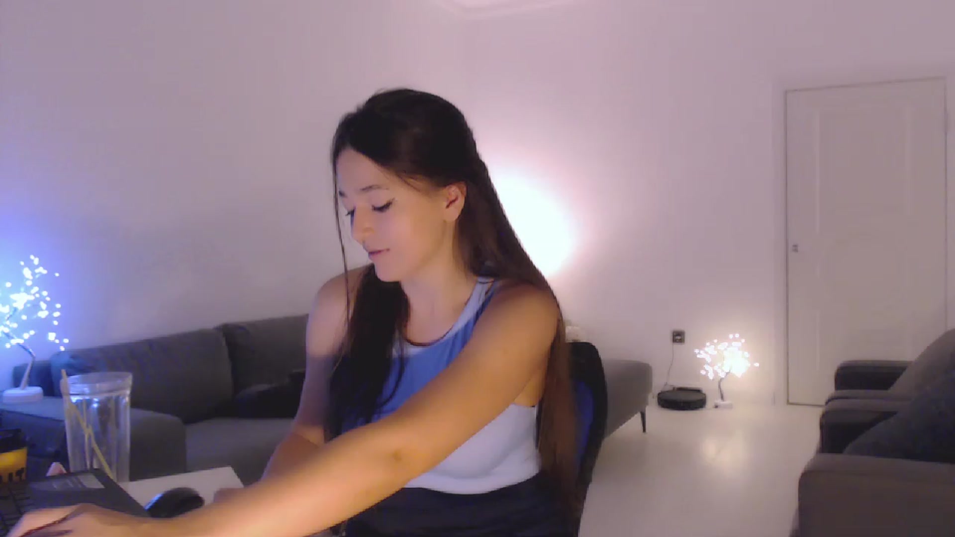Gallery image thumbnail from Lucky_V's myfreecams stream on, 06/24/2023, 20:14 image 4 of 20