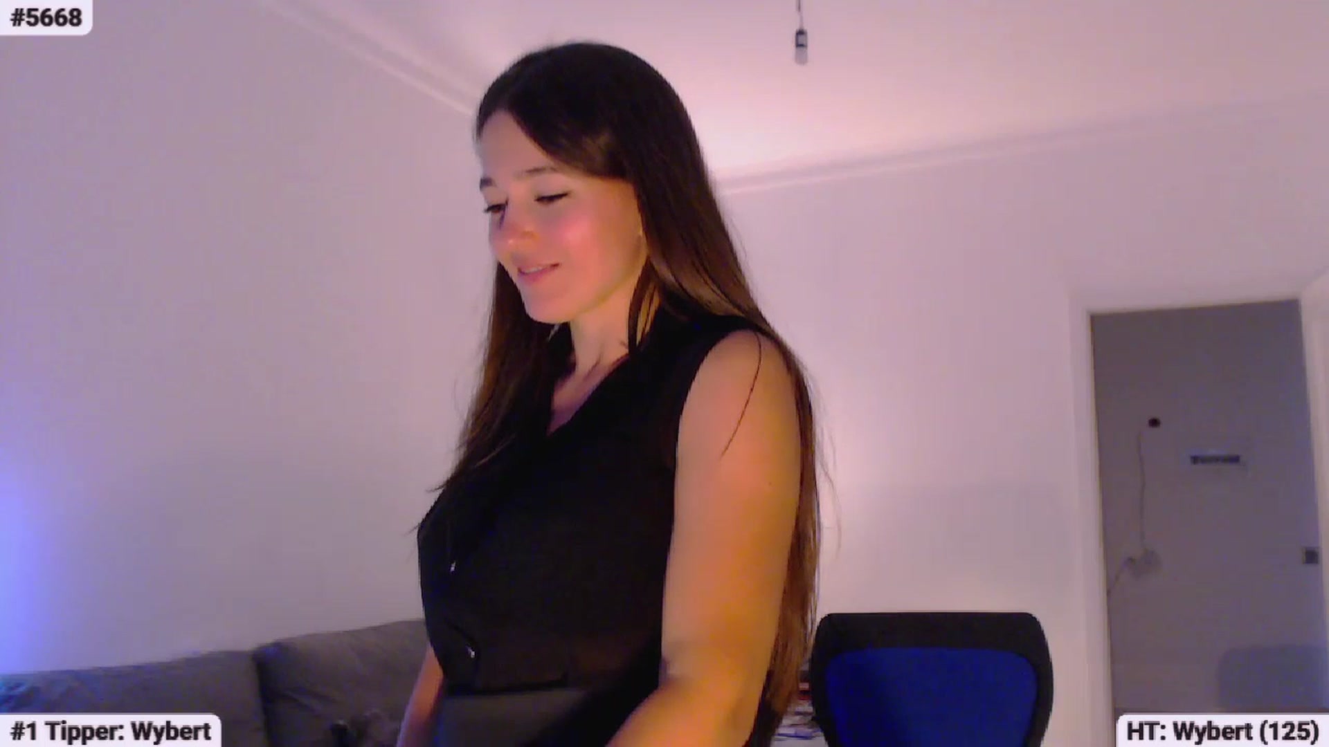 Gallery image thumbnail from Lucky_V's myfreecams stream on, 07/16/2023, 02:04 image 19 of 20
