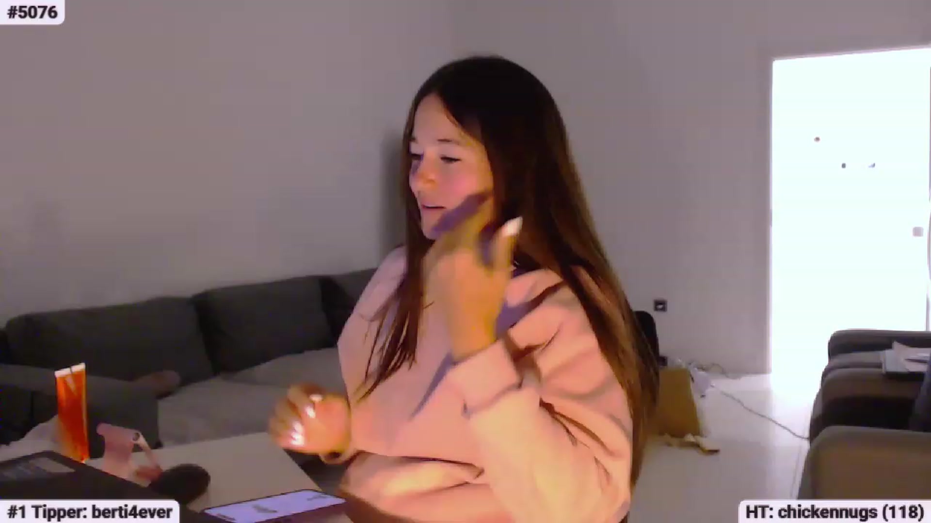 Gallery image thumbnail from Lucky_V's myfreecams stream on, 07/17/2023, 24:31 image 14 of 20