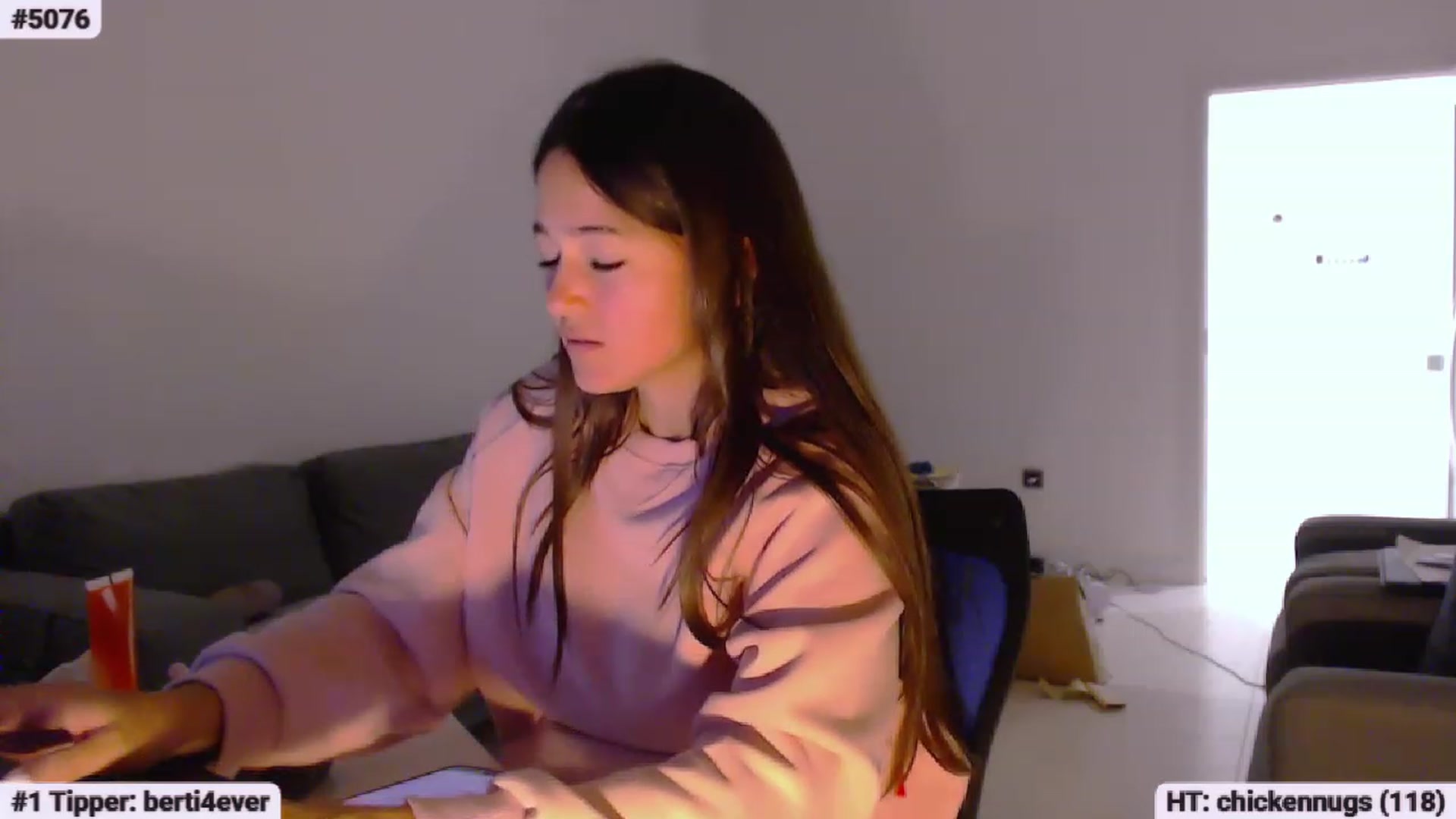 Gallery image thumbnail from Lucky_V's myfreecams stream on, 07/17/2023, 24:31 image 10 of 20