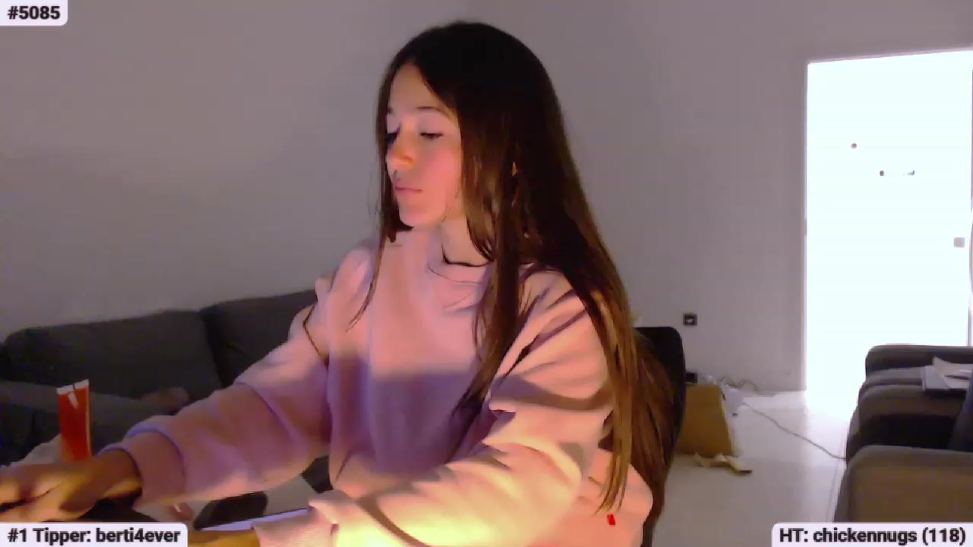 Gallery image thumbnail from Lucky_V's myfreecams stream on, 07/17/2023, 24:31 image 7 of 20