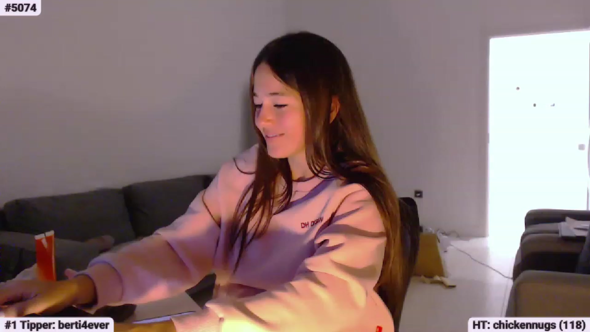 Gallery image thumbnail from Lucky_V's myfreecams stream on, 07/17/2023, 24:31 image 13 of 20